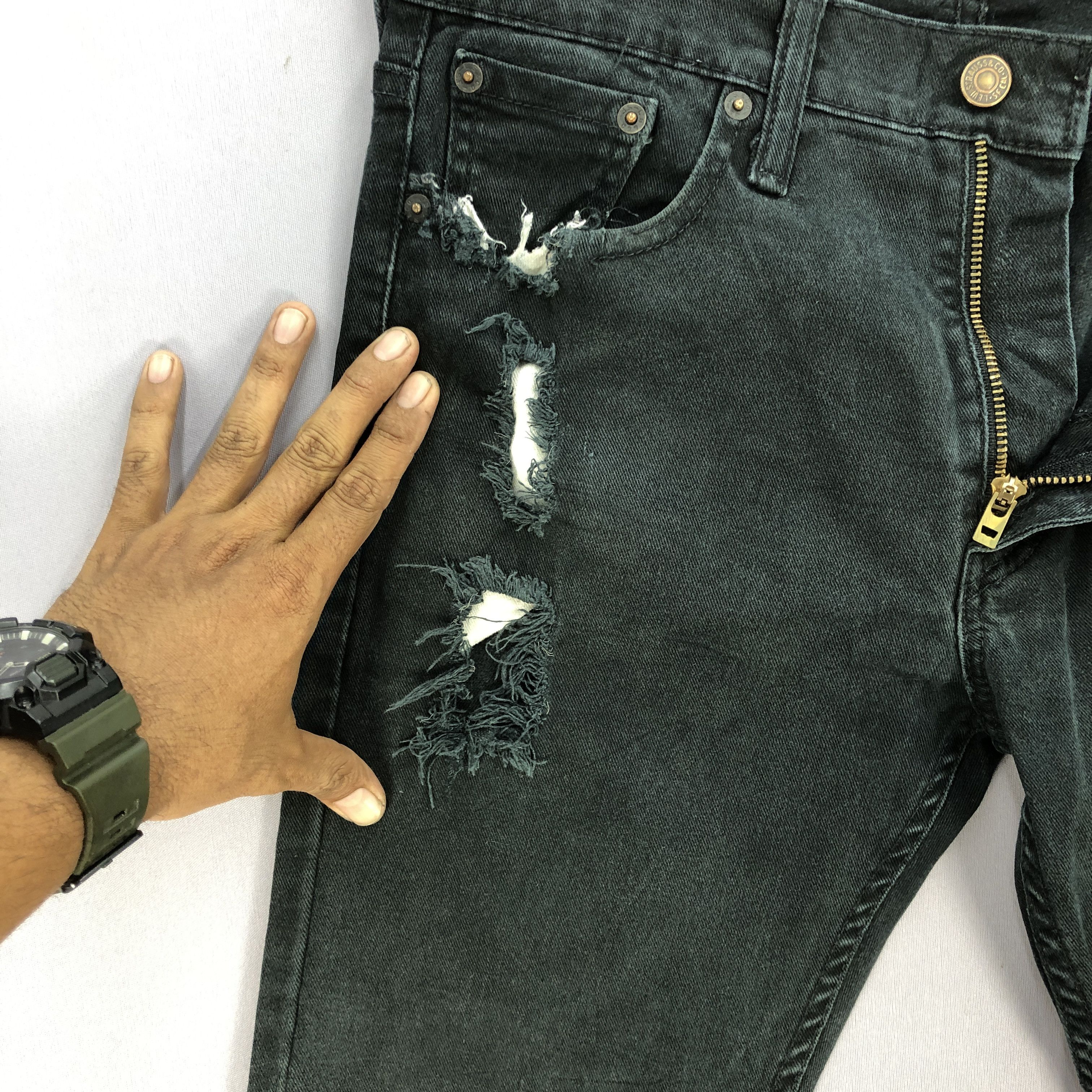 Levi's Vintage Levis Distressed Jeans Levi's Painter Black Denim Size US 30 / EU 46 - 6 Thumbnail