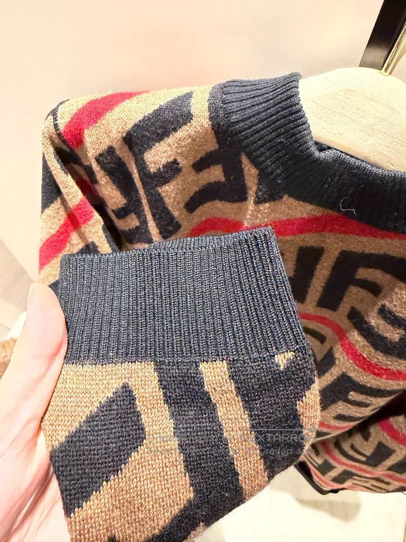 Fendi Fendi Full print logo wool knit sweater Size US M / EU 48-50 / 2 - 3 Thumbnail
