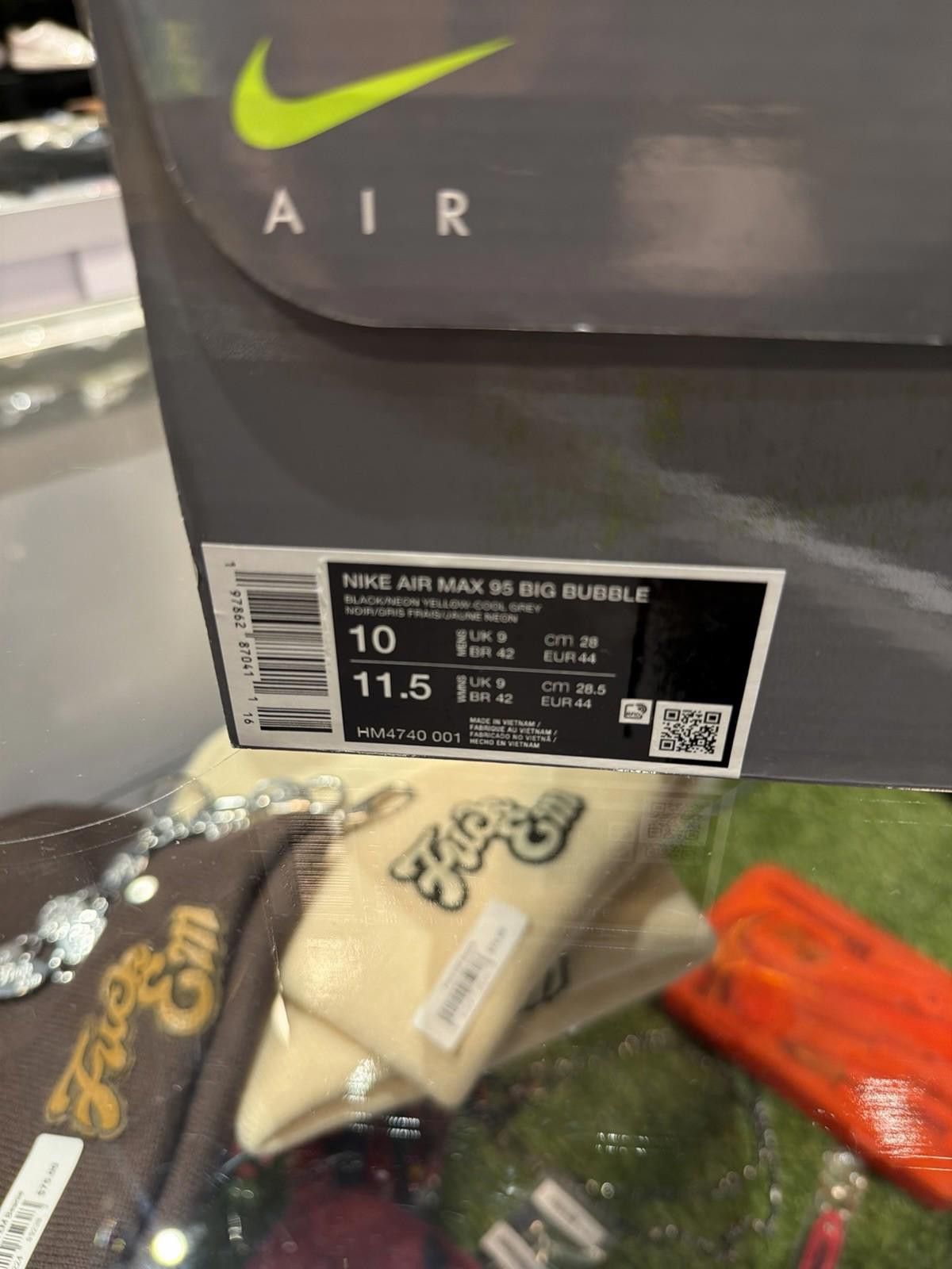 Nike Size 10 - Nike Air Max 95 OG 2025/2026 Neon (HM4740 001) Size US 10 / EU 43 - 11 Thumbnail