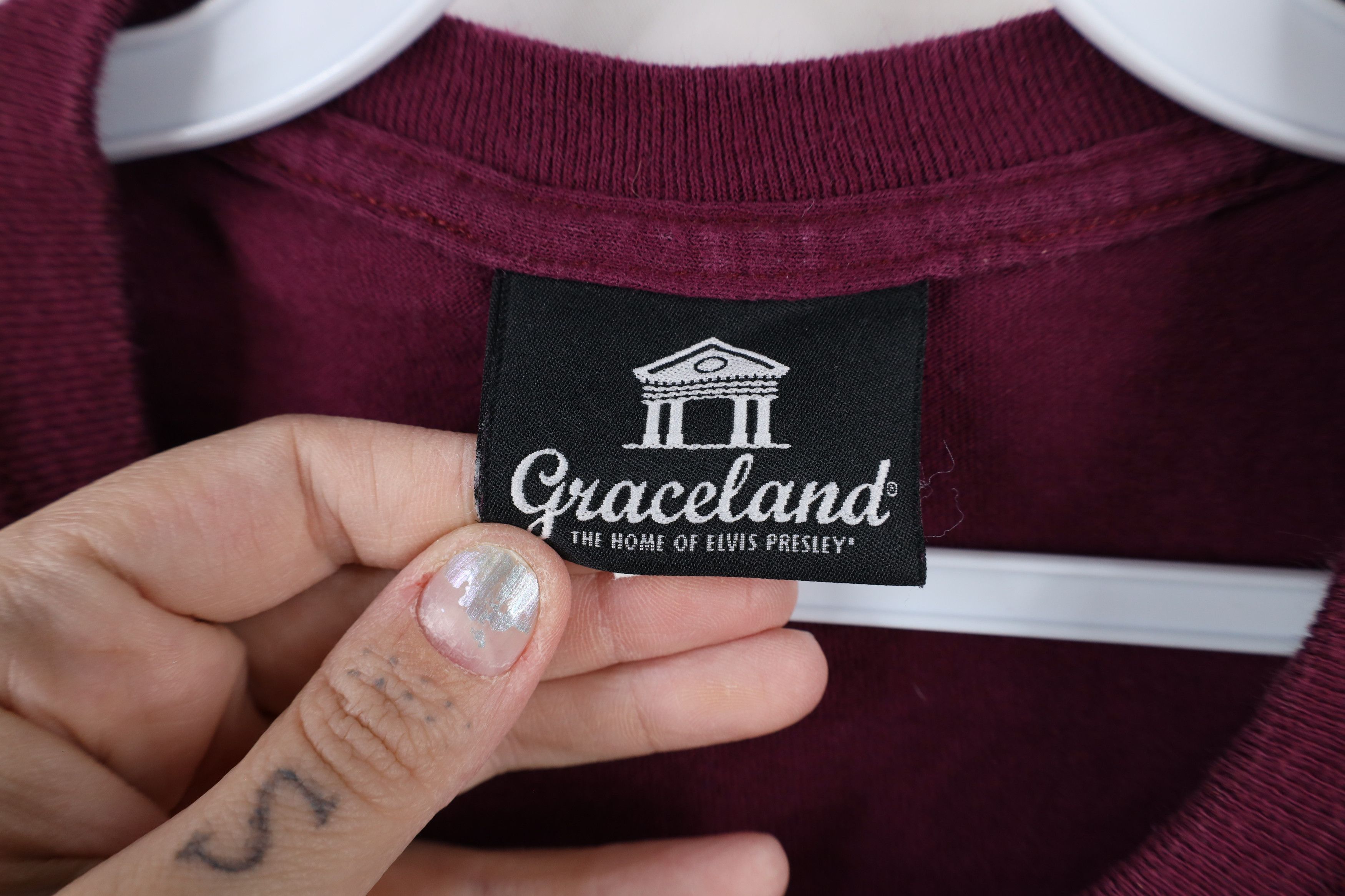 Vintage Vintage Y2K Spell Out Elvis Presley Graceland T-Shirt Maroon Size US XL / EU 56 / 4 - 6 Thumbnail