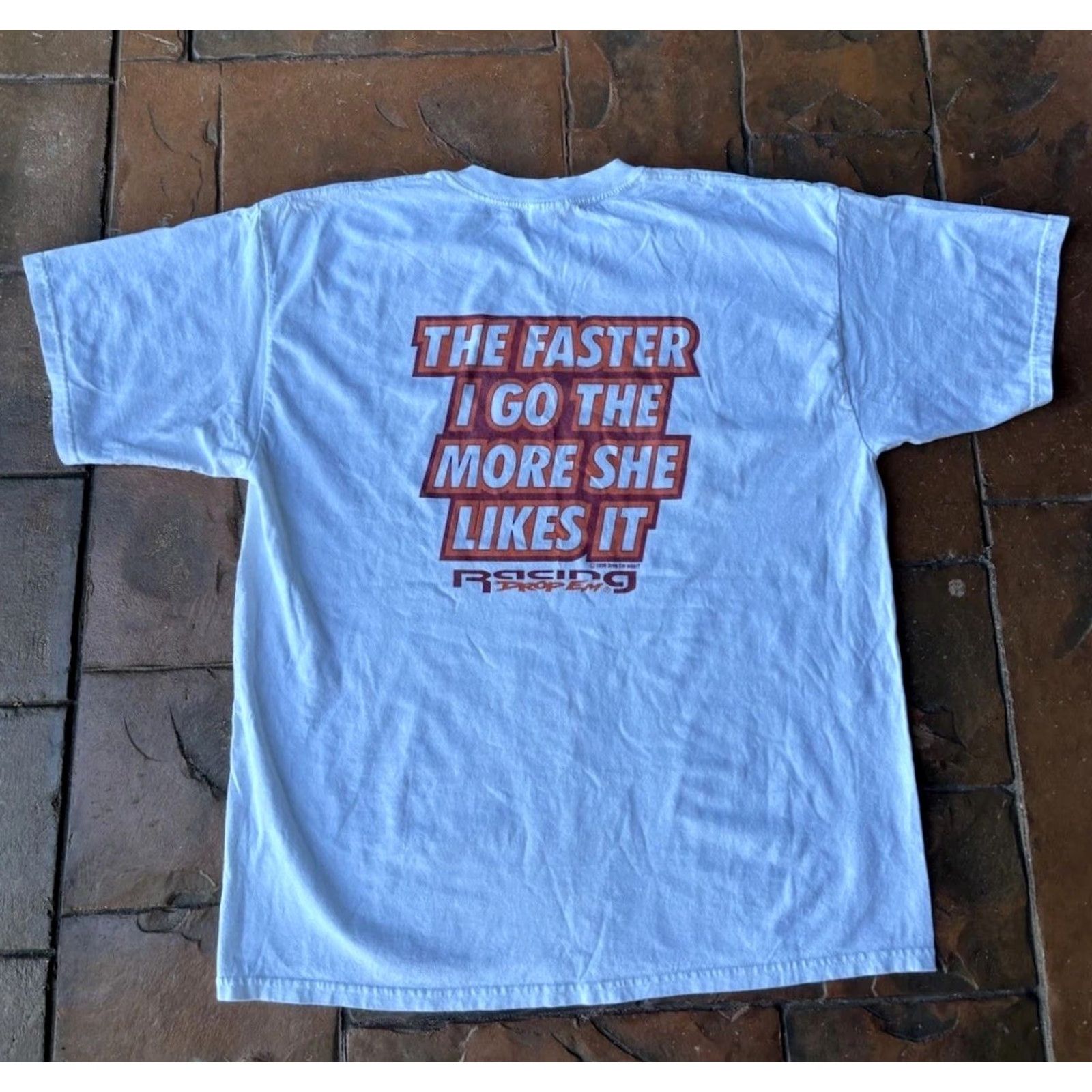 Gildan VINTAGE Gildan T-Shirt Drop Em Racing The Way She Likes It 90s Lowrider Classic Car Graphic Print XL White Men Shirt Size US XL / EU 56 / 4 - 2 Thumbnail