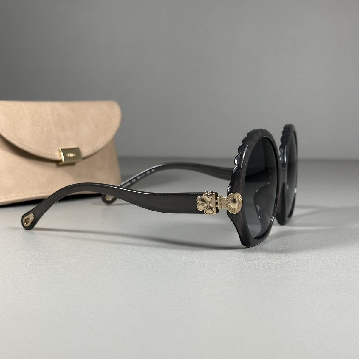 Chloe Chloe CE747SA 036 Round-Oval Dark Grey Sunglasses Size ONE SIZE - 4 Thumbnail