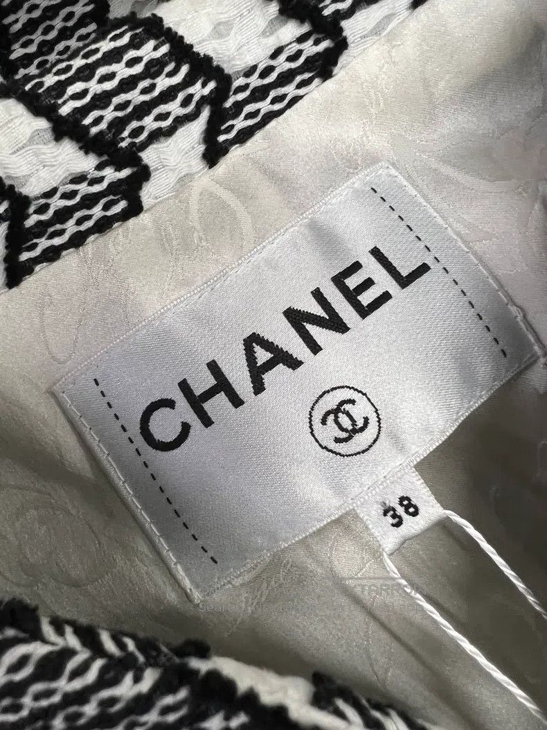 Chanel Chanel Black and white geometric printed jacket Size XS / US 0-2 / IT 36-38 - 5 Thumbnail