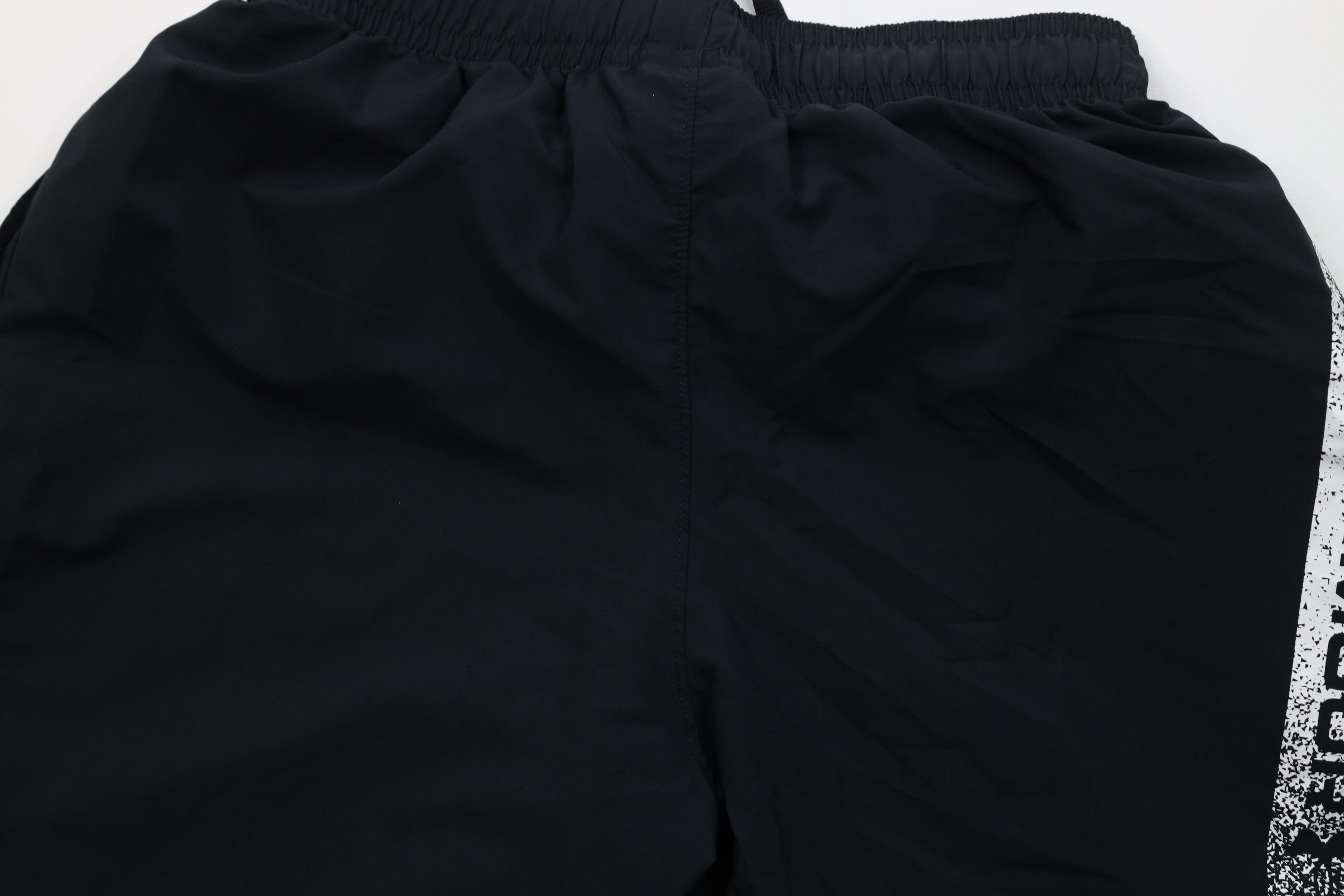 Under Armour Under Armour Spell Out Loose Fit Above Knee Gym Shorts Black Size US 32 / EU 48 - 9 Thumbnail