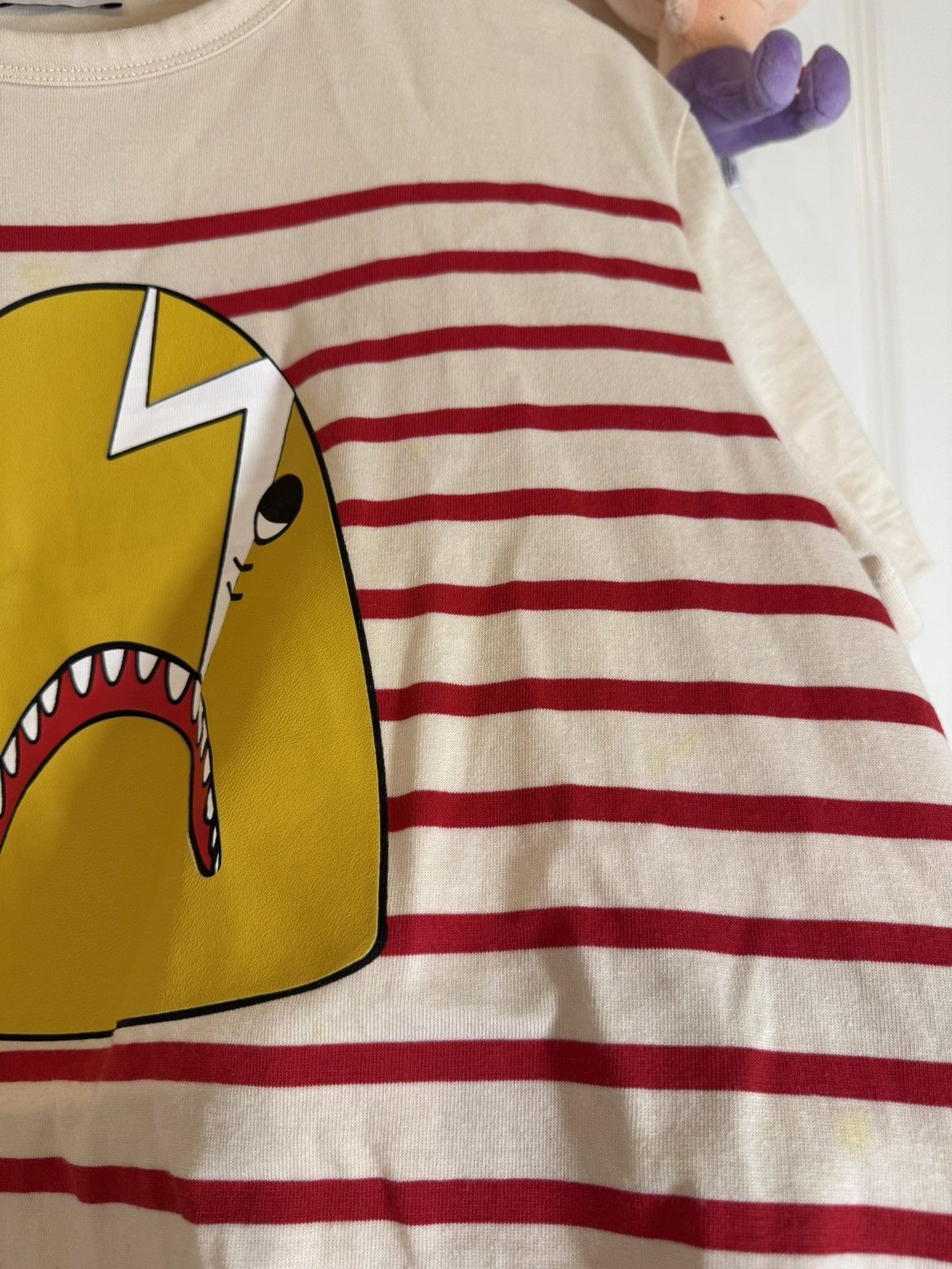 Moncler Moncler Yellow Shark Red Stripe Cream White T-shirts Size US XL / EU 56 / 4 - 6 Thumbnail