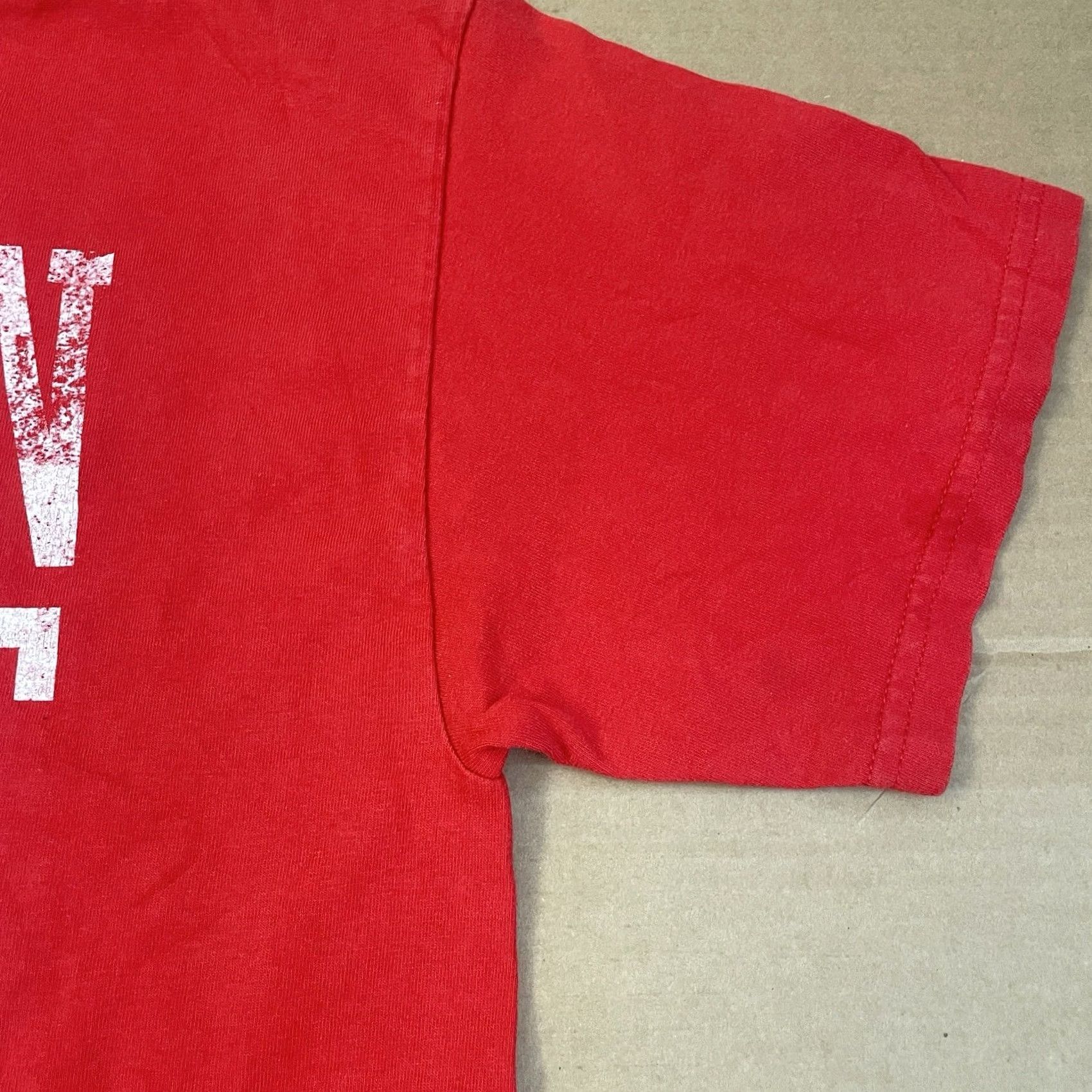 Gildan VINTAGE Bourbon Street Shirt Men Large Red 90s Nike? Size US L / EU 52-54 / 3 - 7 Thumbnail