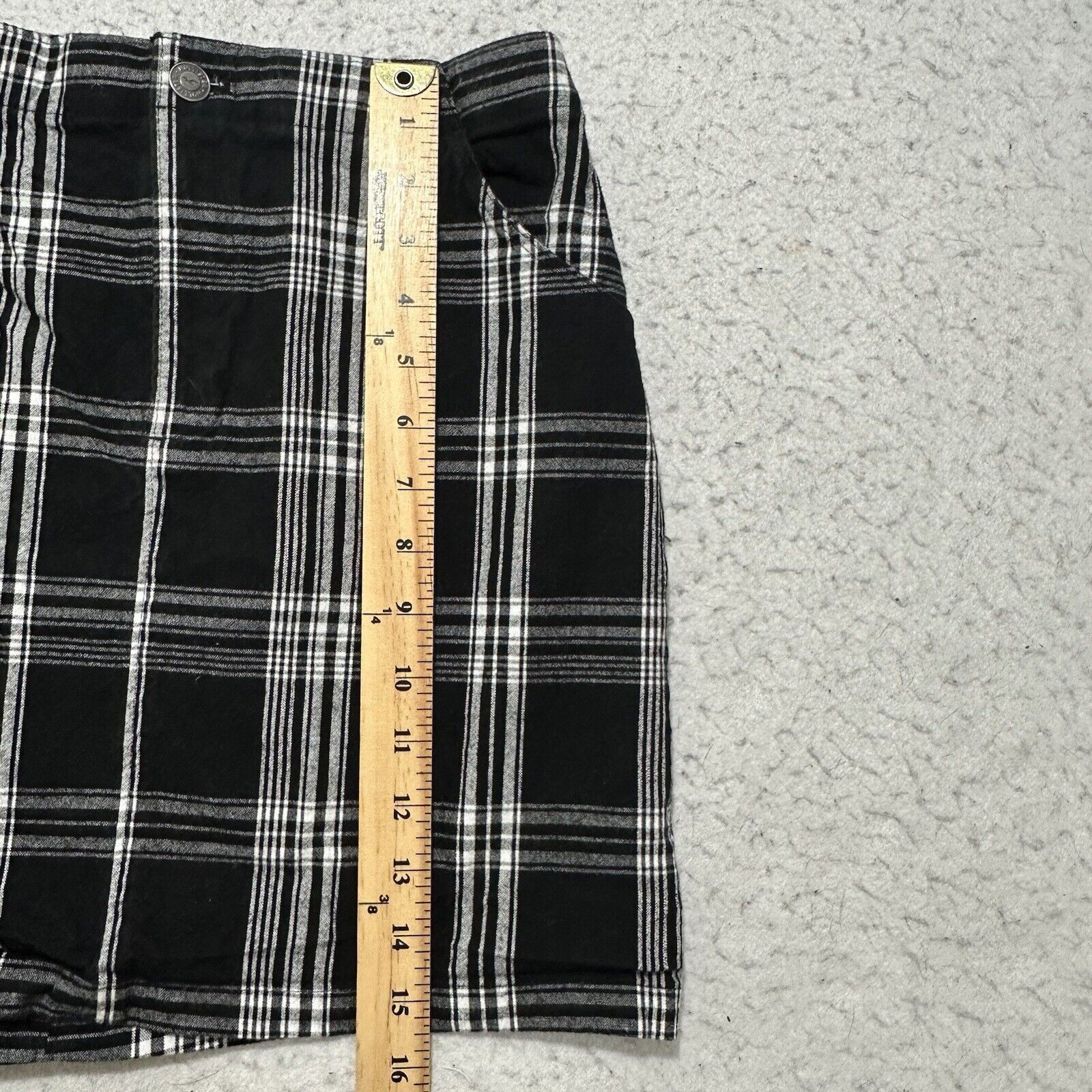 Hollister Hollister Small High Rise Black White Plaid Mini Skirt Size 28" / US 6 / IT 42 - 7 Thumbnail