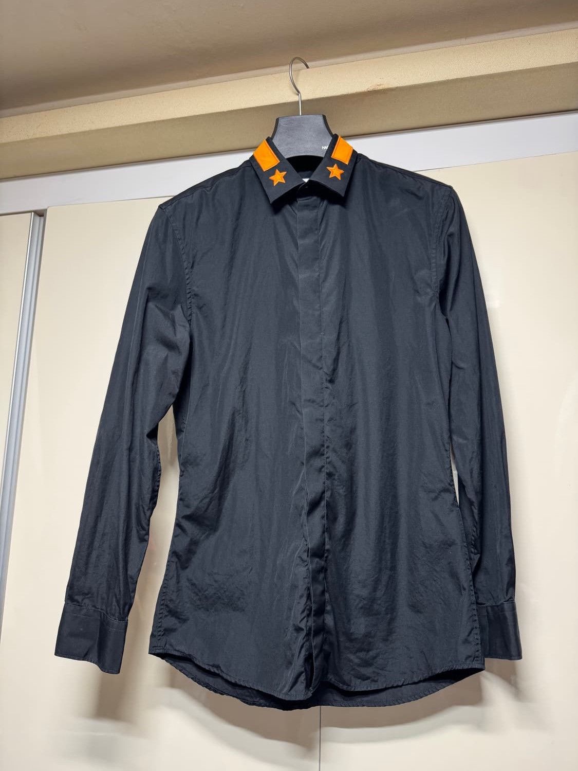 Givenchy Givenchy Black Shirt with Star Collar Size US M / EU 48-50 / 2 - 2 Thumbnail