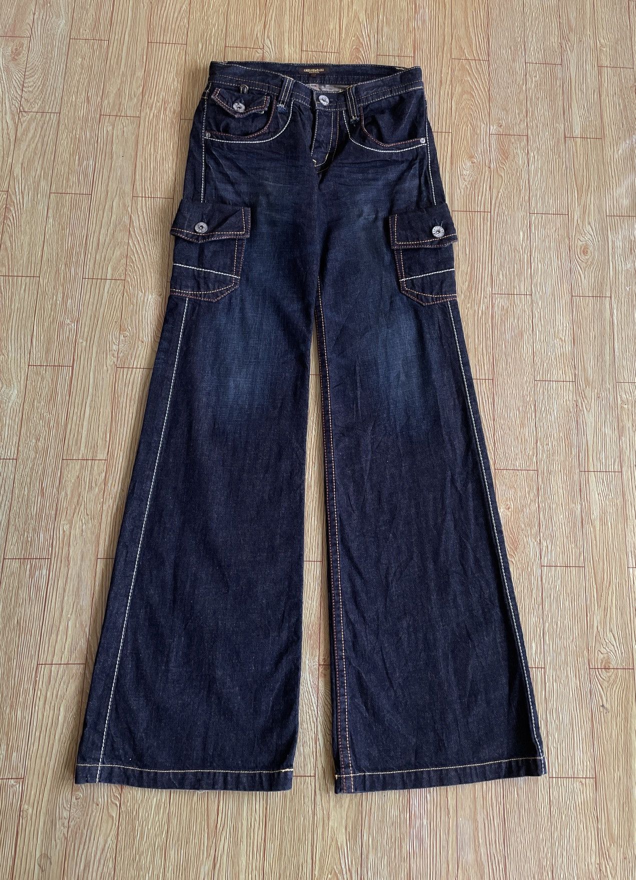 Le Grande Bleu (L.G.B.) Rare Vintage Japanese Brand Chelsea Gard Flared Jeans 1990s Size US 27 - 1 Thumbnail