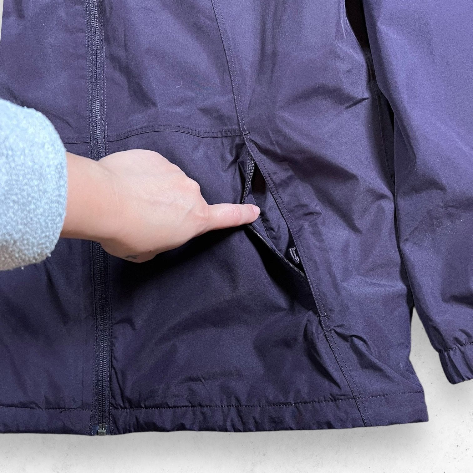 The North Face The North Face Dark Purple Dryvent Jacket Women's M Rain Size M / US 6-8 / IT 42-44 - 8 Thumbnail