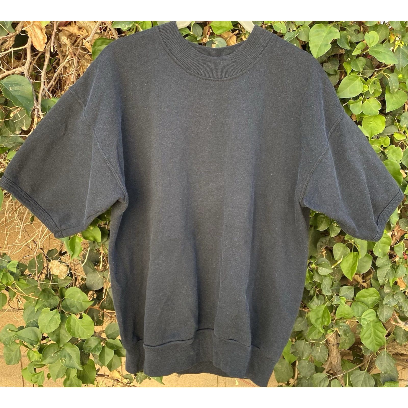 Vintage VINTAGE Honors Short Sleeve Sweatshirt Mens L Black Fade Sports Pullover Sweatshirt 90s or 00s Size US L / EU 52-54 / 3 - 6 Thumbnail