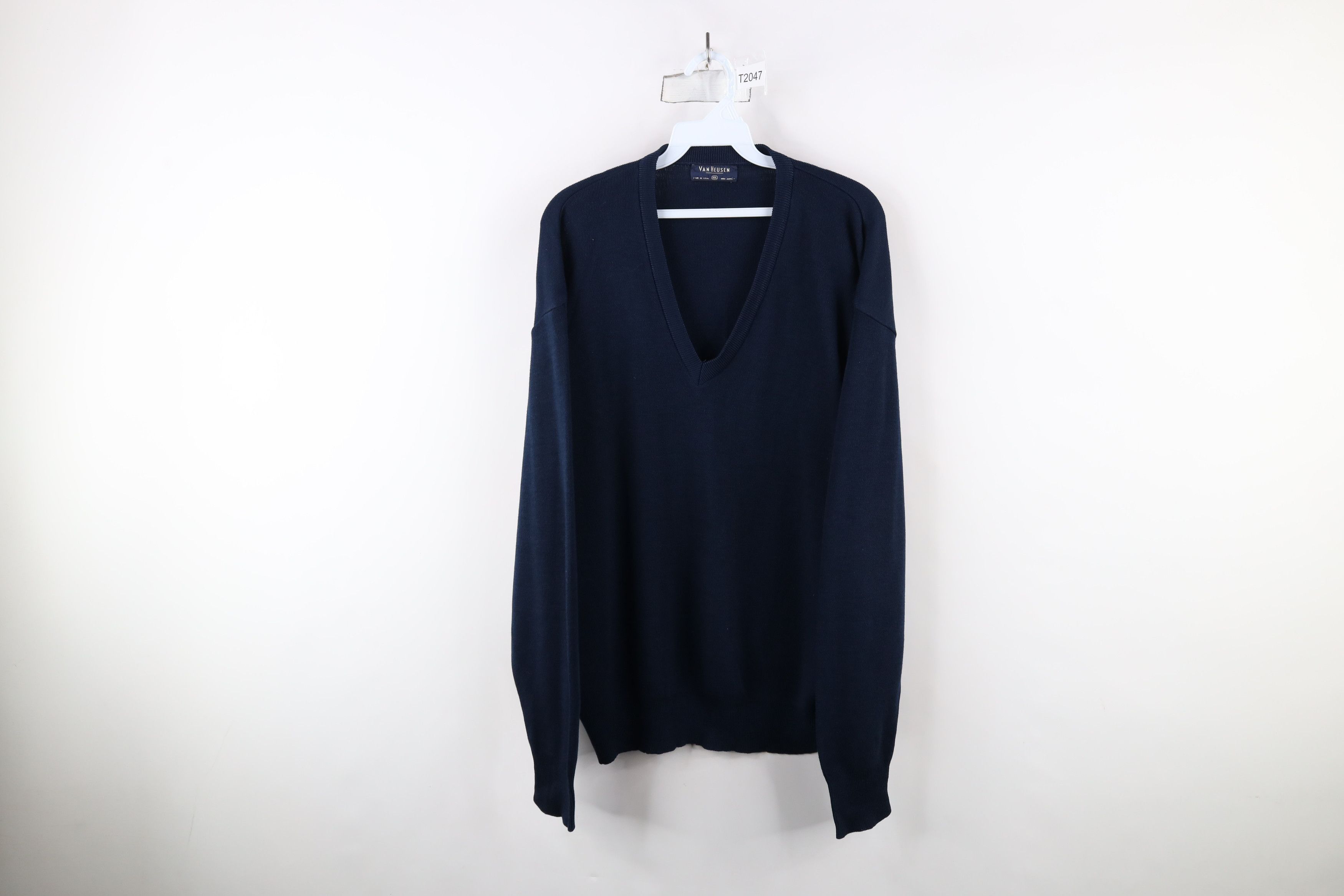Vintage Vintage 90s Streetwear Lightweight Knit V-Neck Sweater USA Size US XXL / EU 58 / 5 - 1 Thumbnail