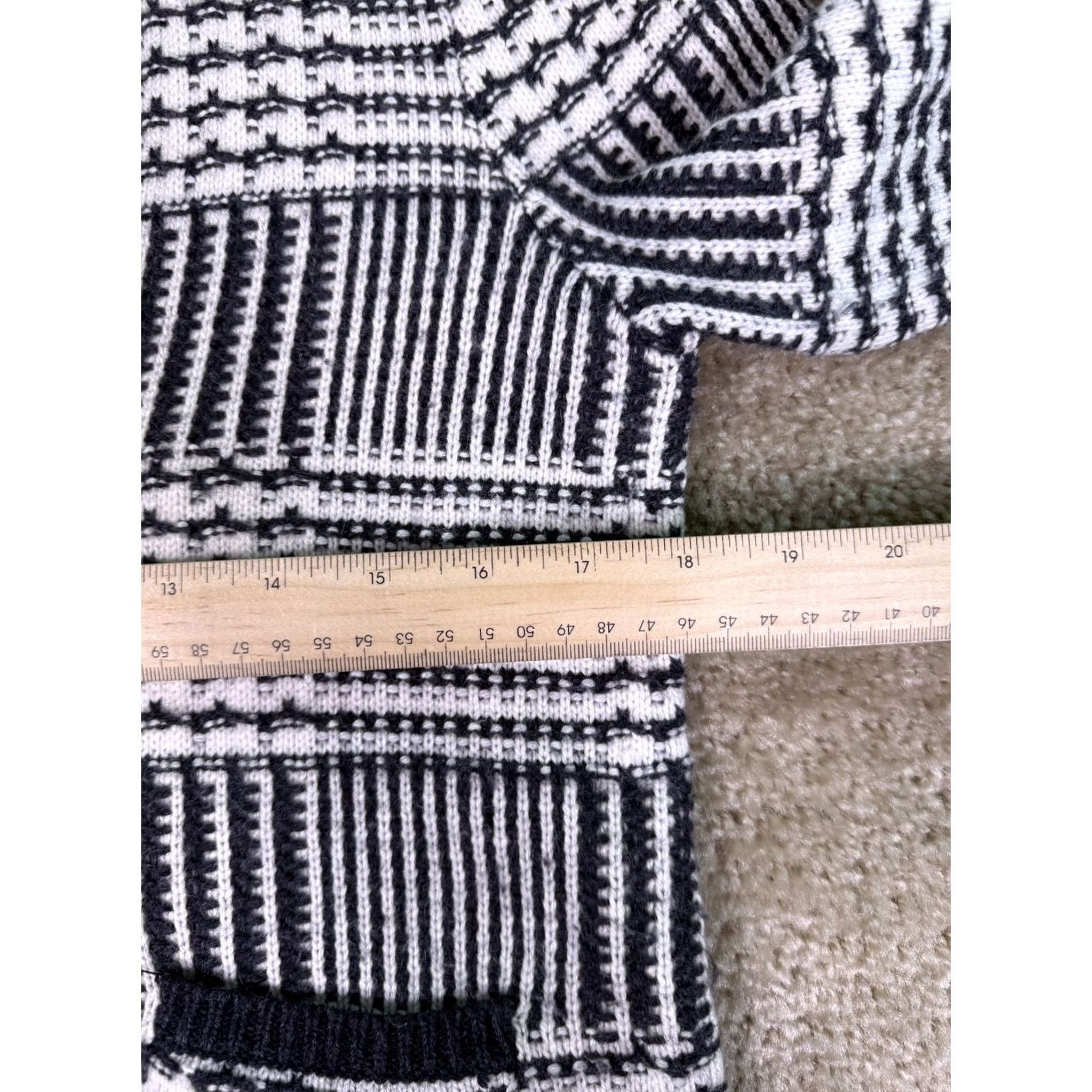 Loft VINTAGE Ann Taylor LOFT Sweater Black White Cable Rabbit Wool Blend Blazer Size S Size S / US 4 / IT 40 - 5 Thumbnail