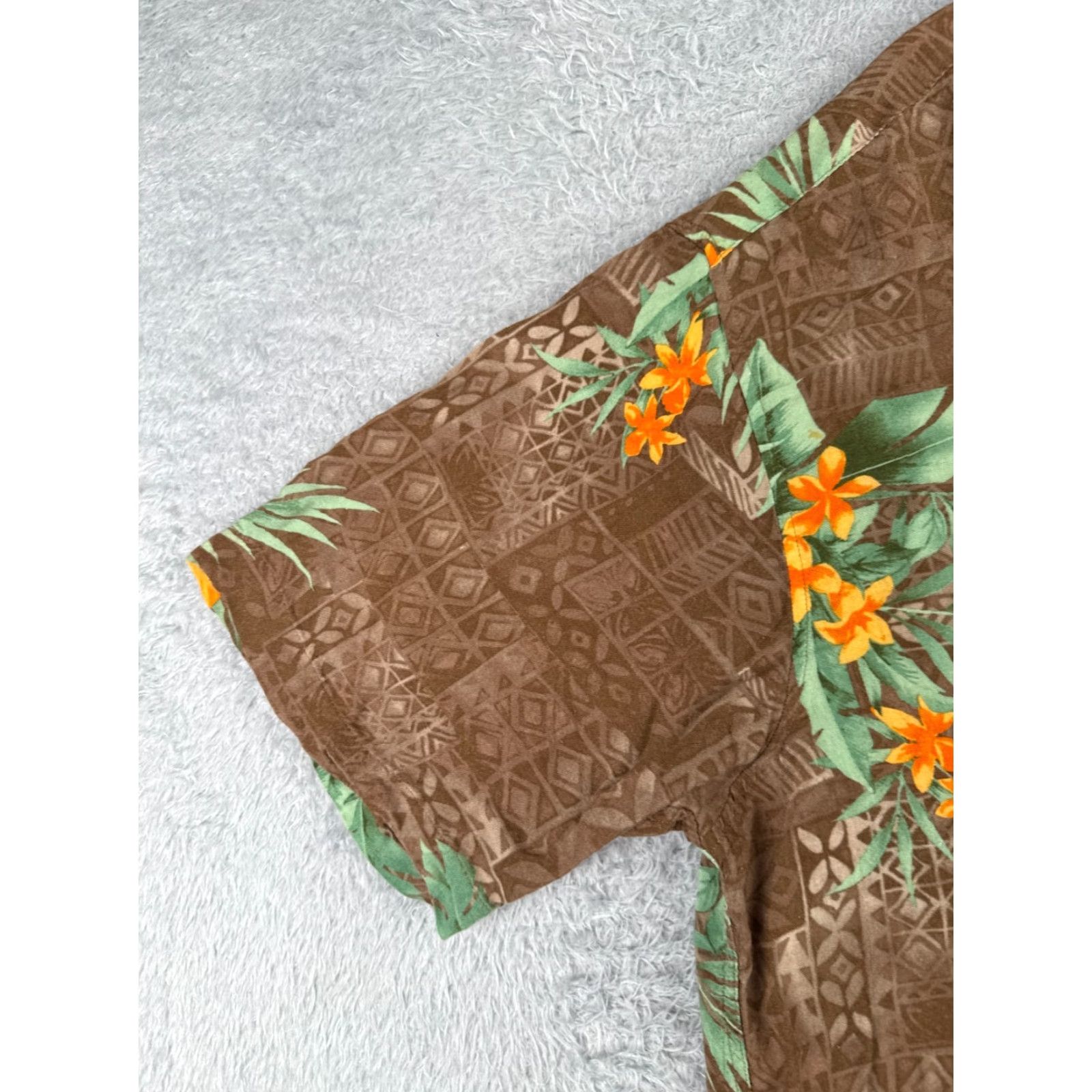 Vintage Junction West Button-Up Shirt Adults 2XL Brown Floral Tile Rayon Hawaiian Men's Size US XXL / EU 58 / 5 - 3 Thumbnail