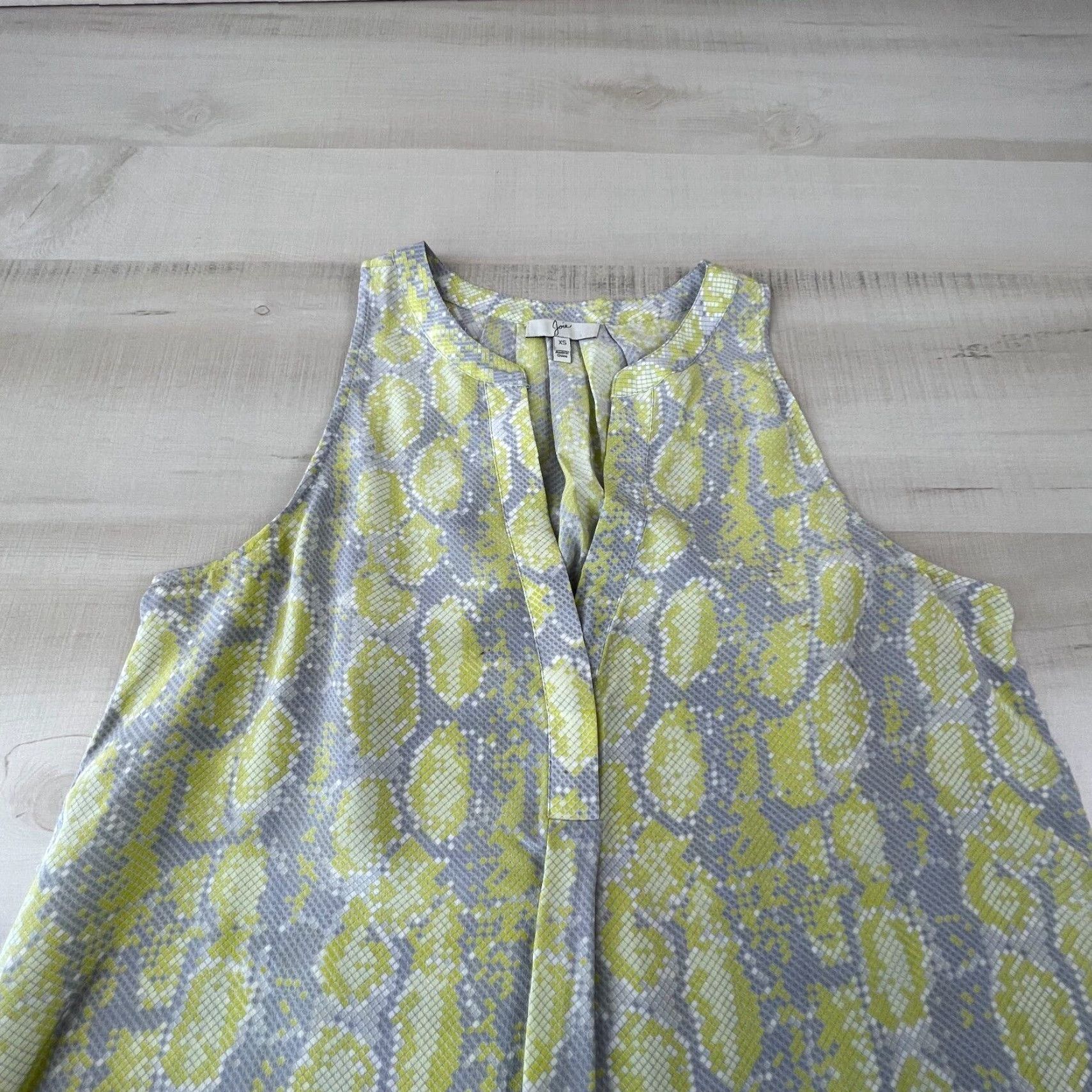 Joie Joie Womens Silk Top XS Extra Large Gray Yellow Snakeskin V Neck Blouse Size XS / US 0-2 / IT 36-38 - 2 Thumbnail