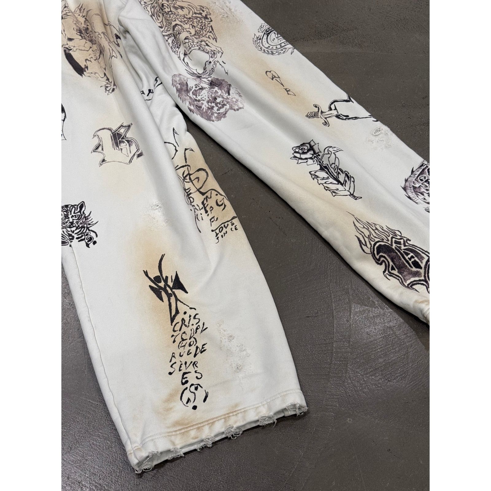 Balenciaga S/S2024 Balenciaga tattoo sweatpants Size US 28 / EU 44 - 5 Thumbnail