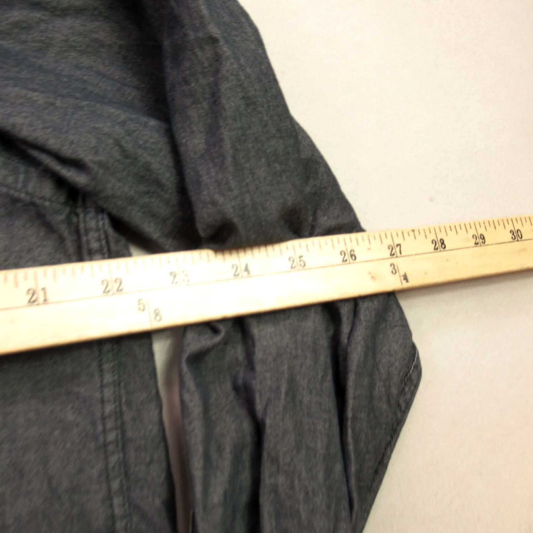 UNTUCKit UNTUCKit Mens XL Long Sleeve Button Front Casual Lightweight Gray Shirt Size US XL / EU 56 / 4 - 7 Thumbnail