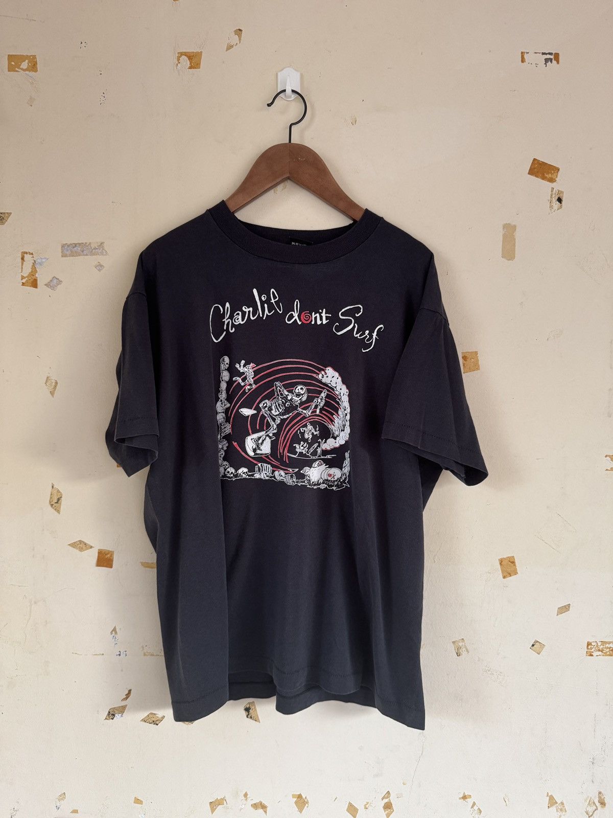 Band Tees × Vintage *SUPER RARE* CHARLIE DON’T SURF VINTAGE 1991 PUNK BAND TEE Size US XL / EU 56 / 4 - 1 Thumbnail