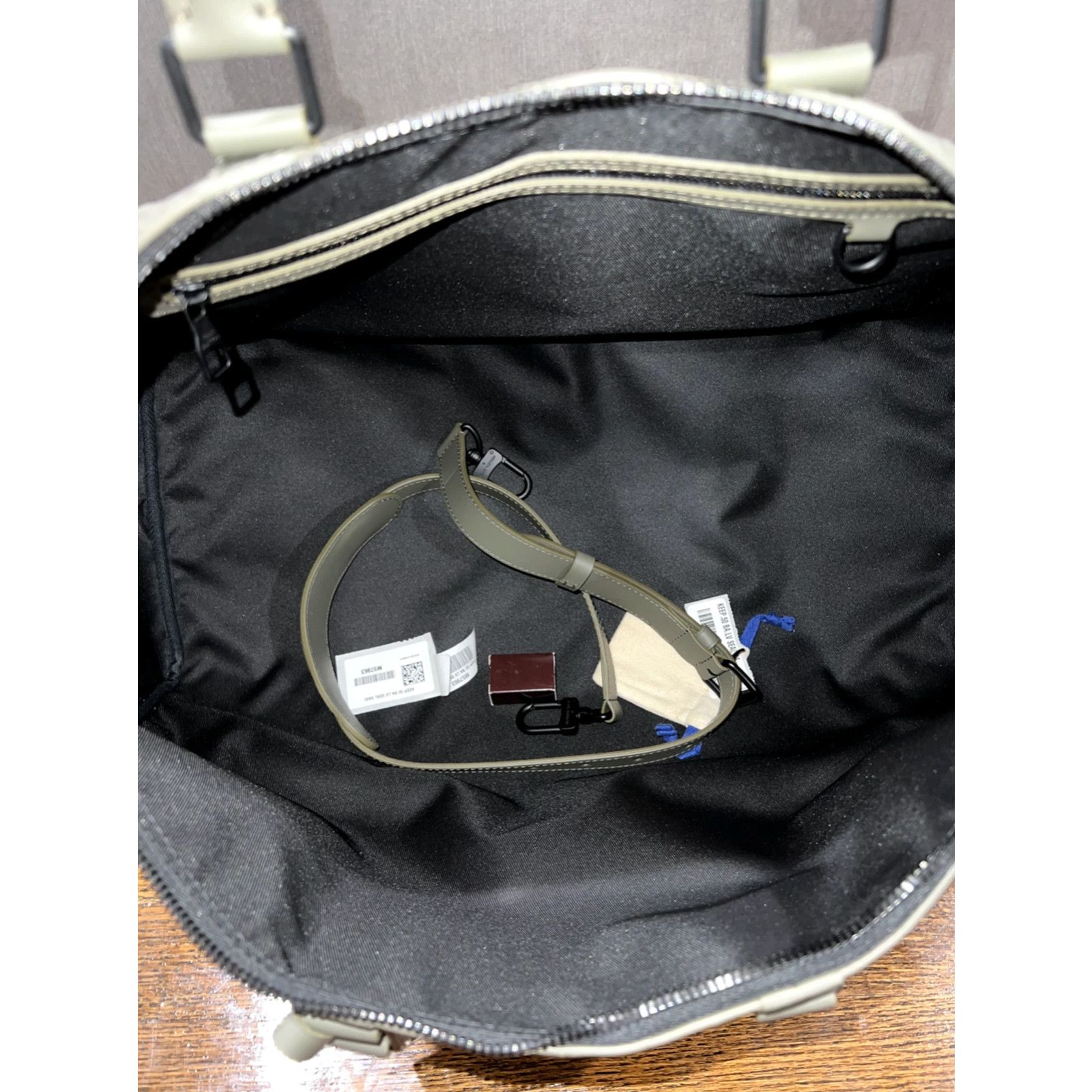 Louis Vuitton Louis Vuitton Keepall Bandouliere Duffle Weekend Travel Bag Size ONE SIZE - 11 Thumbnail