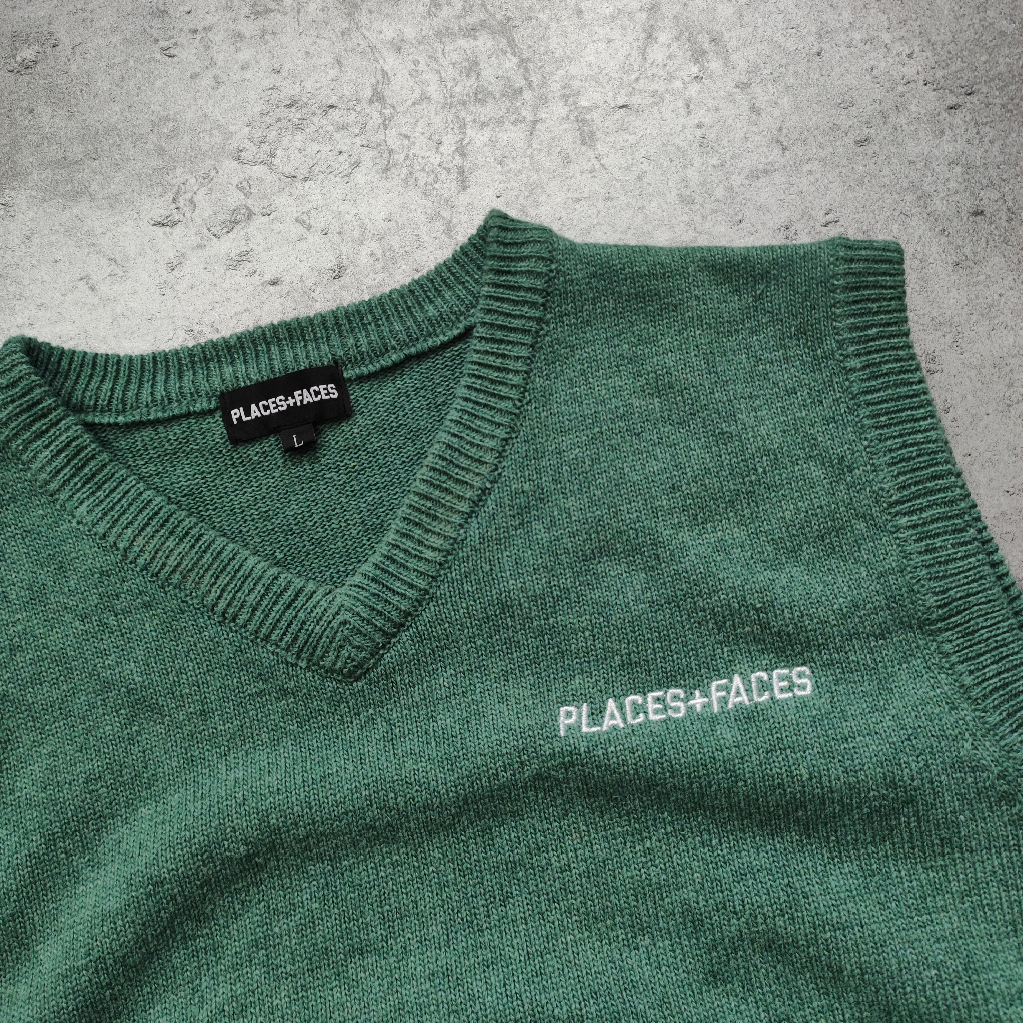 Places + Faces RARE Places + Faces Classic Logo Green Sweater Vest Size US L / EU 52-54 / 3 - 5 Thumbnail