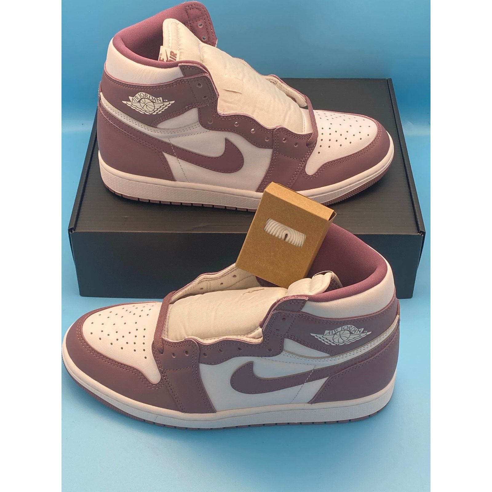 Nike Jordan 1 Retro High OG 'Mauve' Size US 9 / EU 42 - 1 Thumbnail