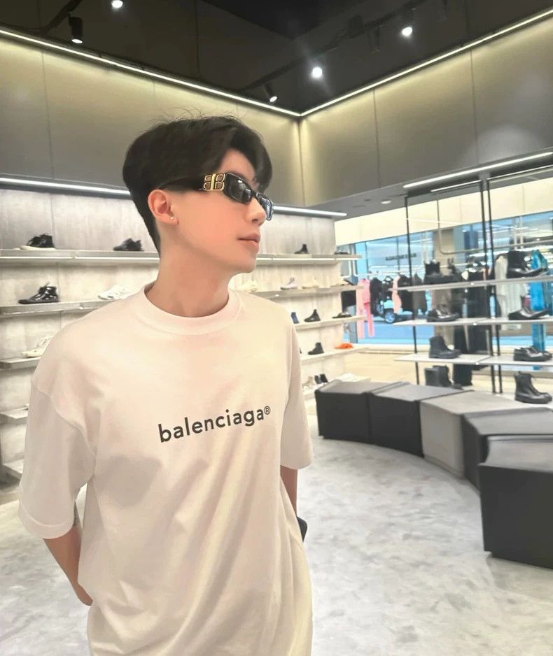 Balenciaga Balenciaga Light beige short sleeve Size US XS / EU 42 / 0 - 9 Thumbnail