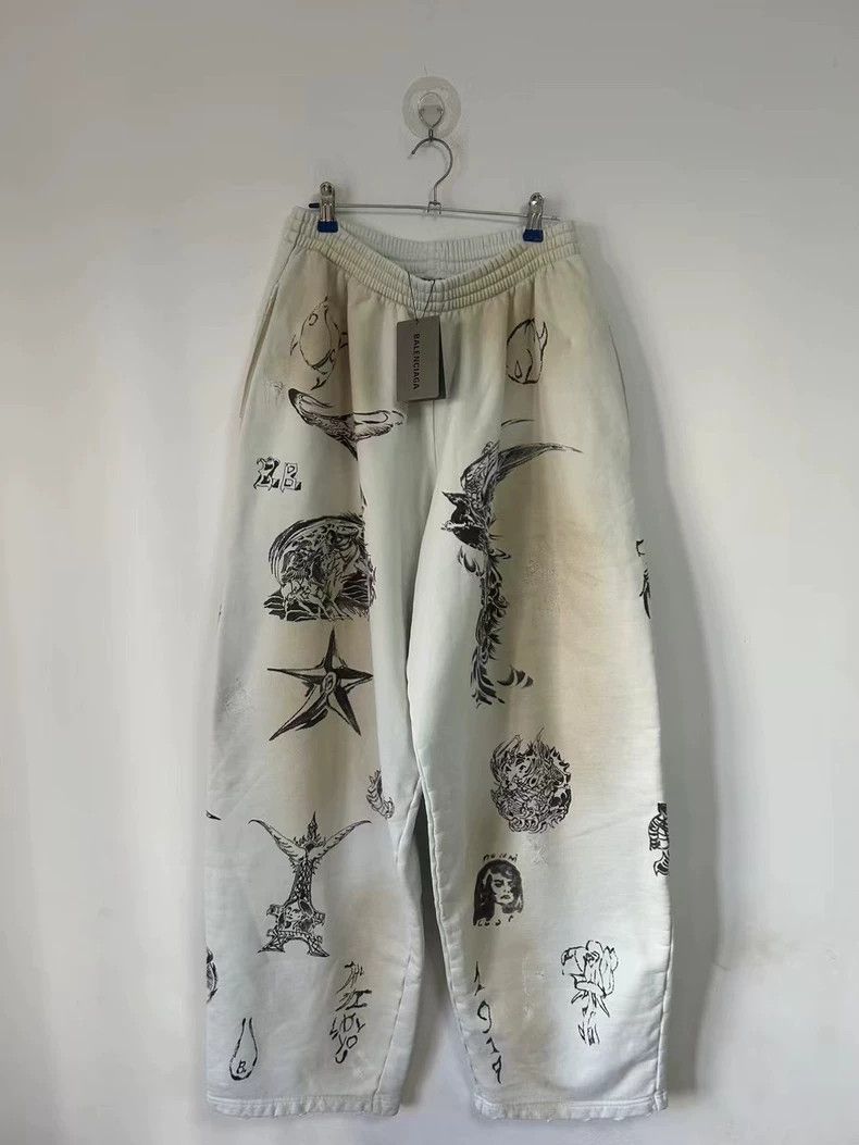 Balenciaga Balenciaga size S Tattoos, tattoos, mud-dyed graffiti pant Size US 26 / EU 42 - 1 Thumbnail