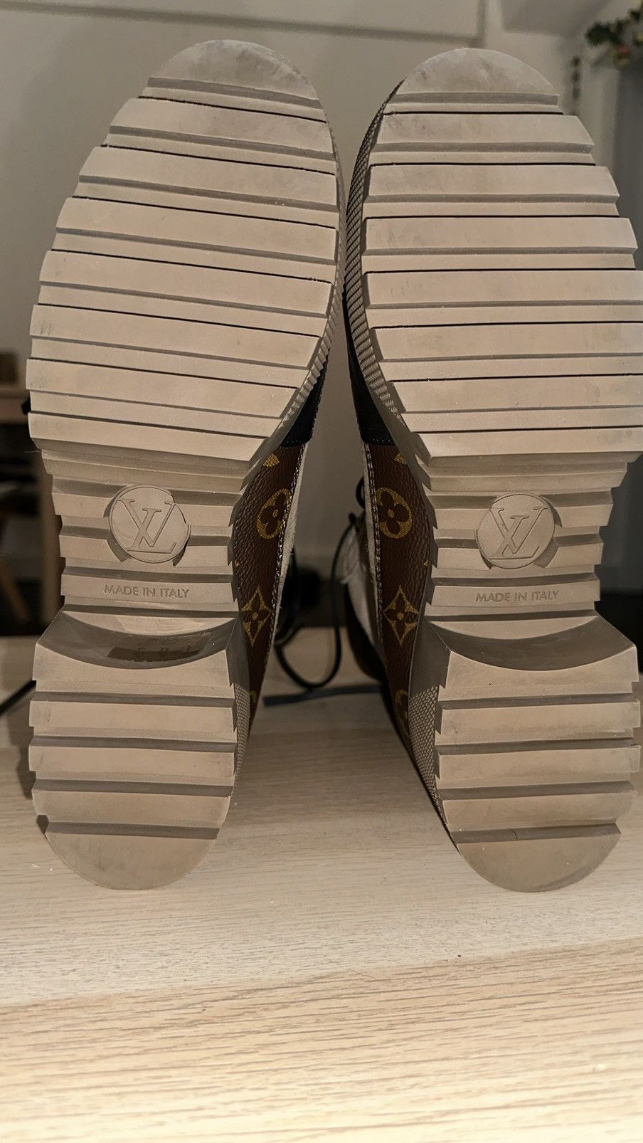 Louis Vuitton Louis Vuitton Lace up suede Boot Size US 8.5 / IT 38.5 - 7 Thumbnail