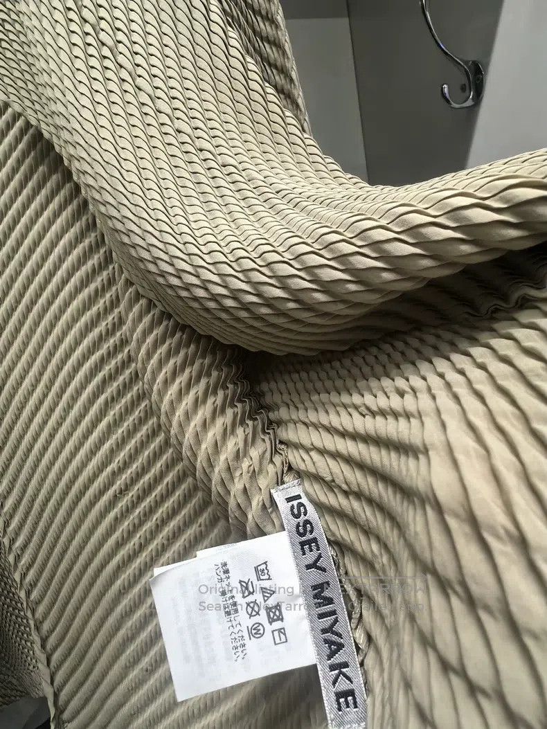 Issey Miyake Issey Miyake Fish Scale Cardigan Size M / US 6-8 / IT 42-44 - 4 Thumbnail