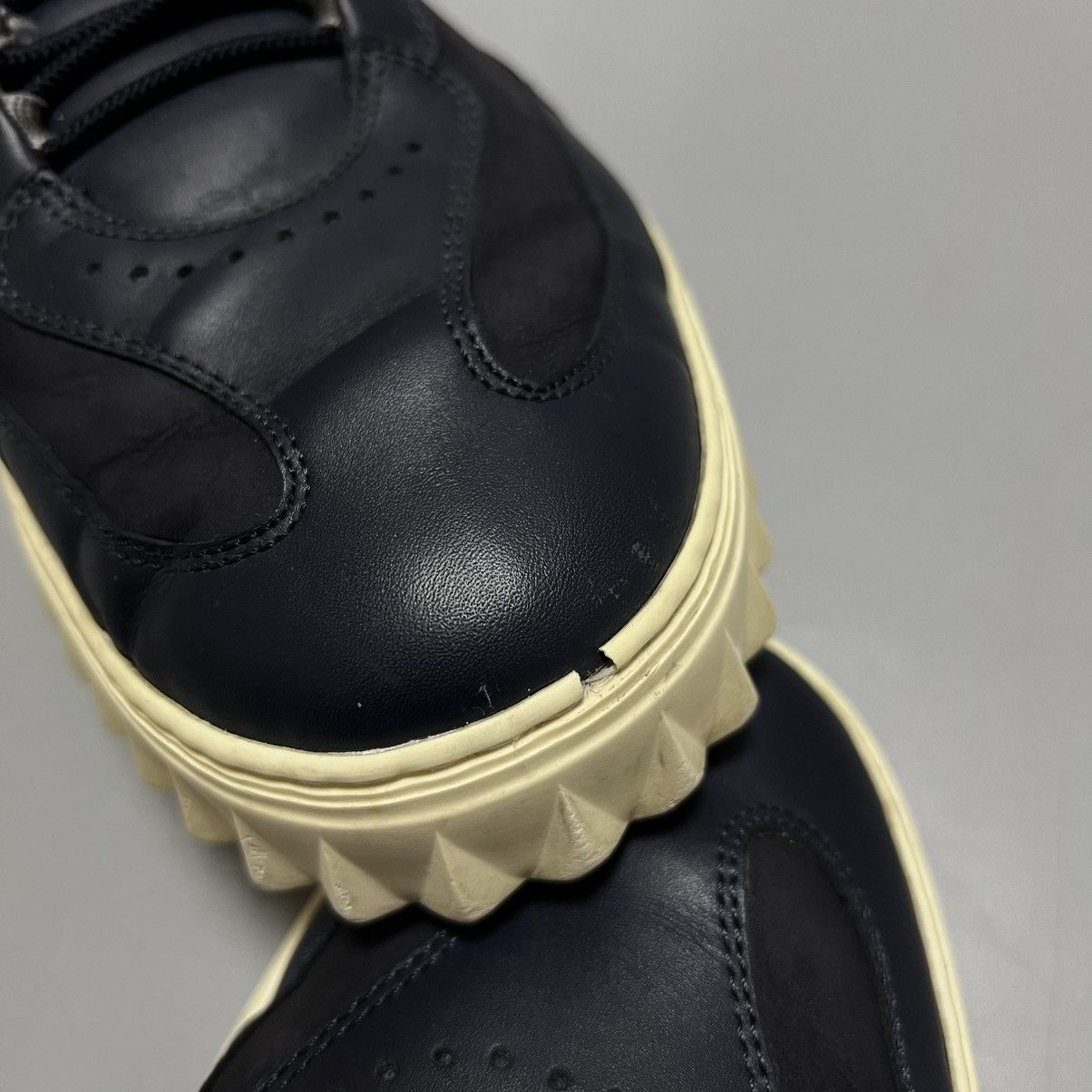 Salvatore Ferragamo Salvatore Ferragamo Navy Blue Leather Sneakers Men's Size US 9 / EU 42 - 8 Thumbnail