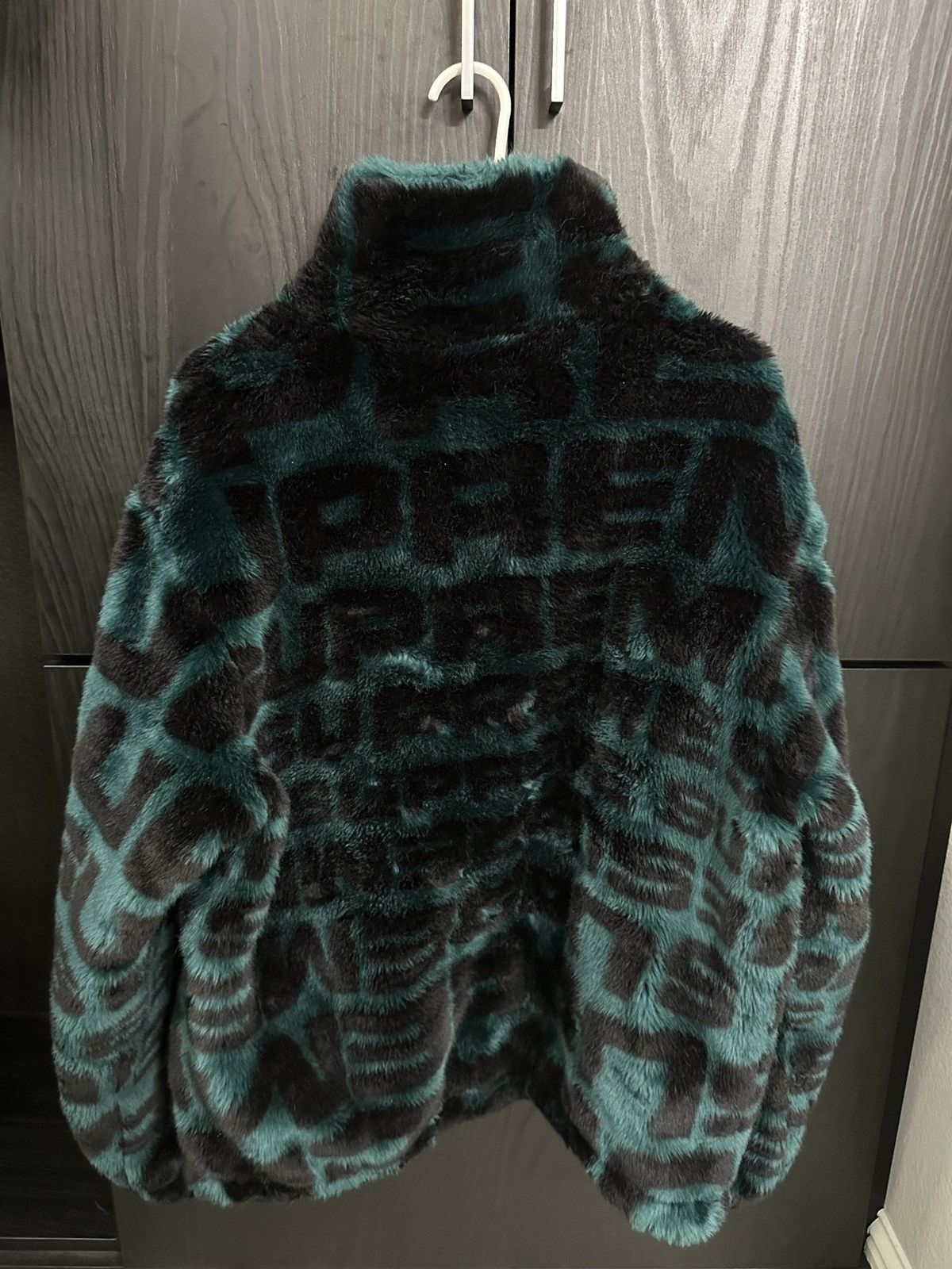 Supreme Supreme Faux Fur Repeater Bomber Dark Teal SS18 Size US L / EU 52-54 / 3 - 5 Thumbnail