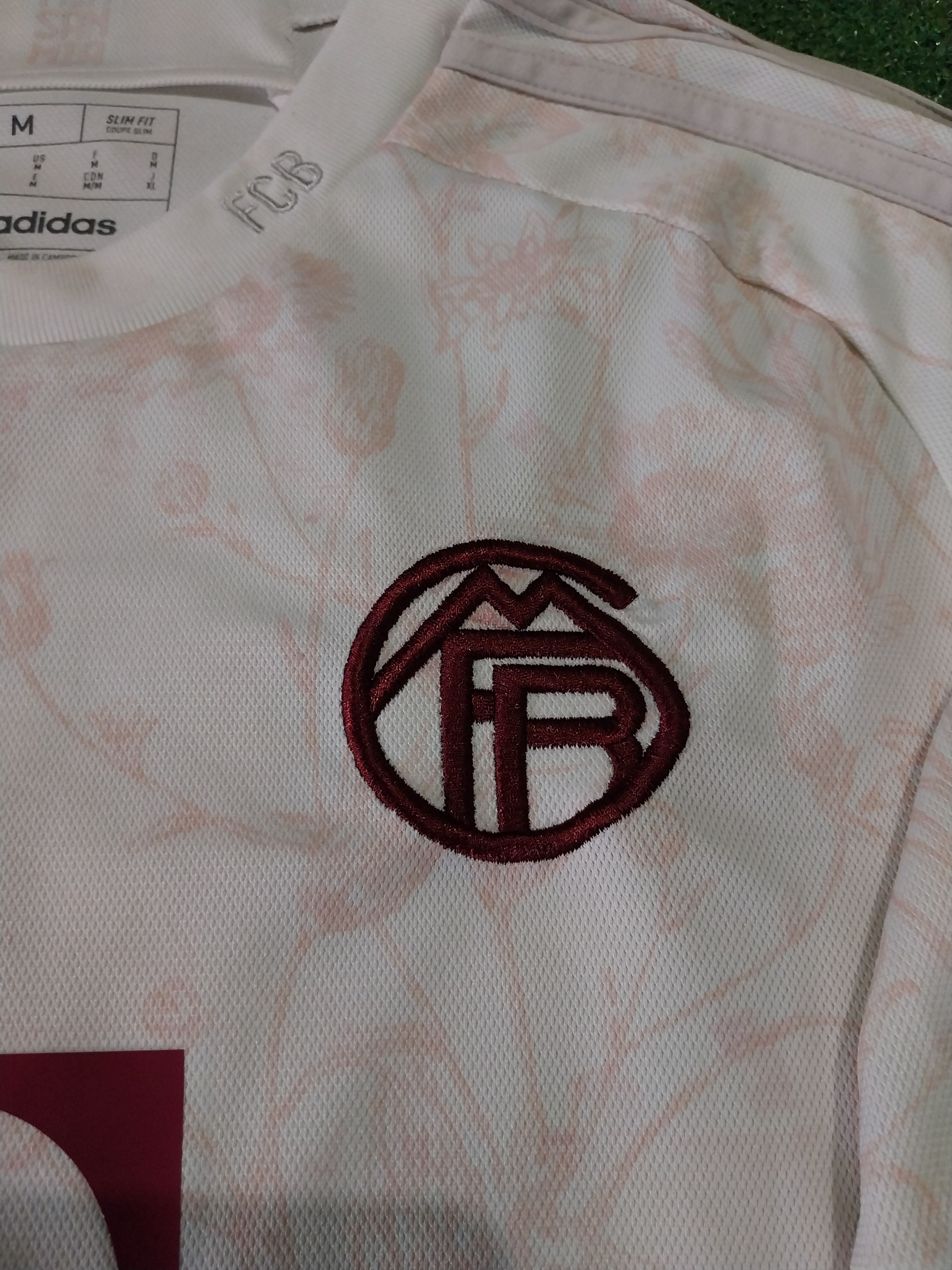 Adidas Bayern munchen 3rd 2023/2024 jamal musiala jersey football Size US M / EU 48-50 / 2 - 4 Thumbnail