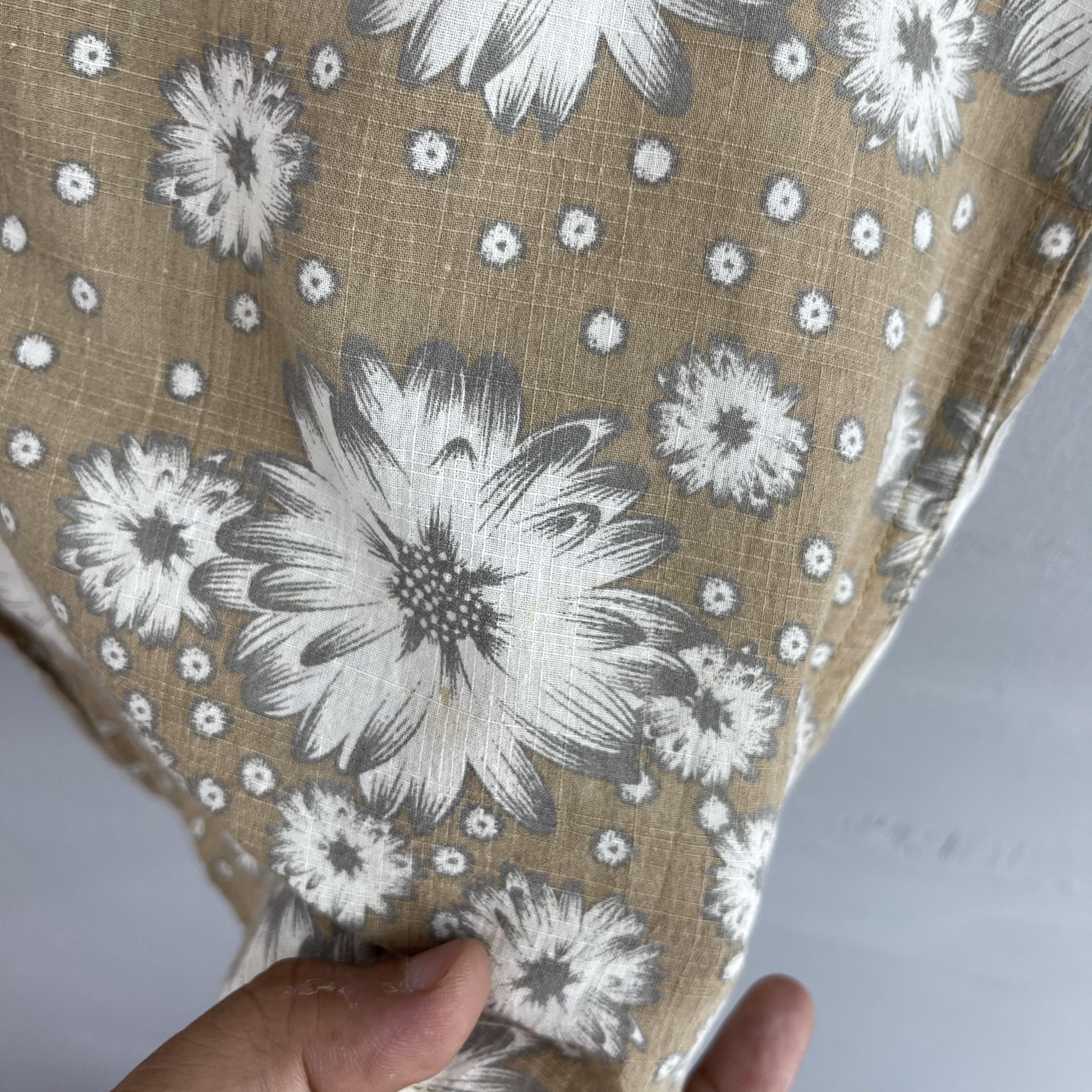 Japanese Brand Catch Surf Hawaii White Chrysanthemum Floral Motive Shirt Size US M / EU 48-50 / 2 - 6 Thumbnail