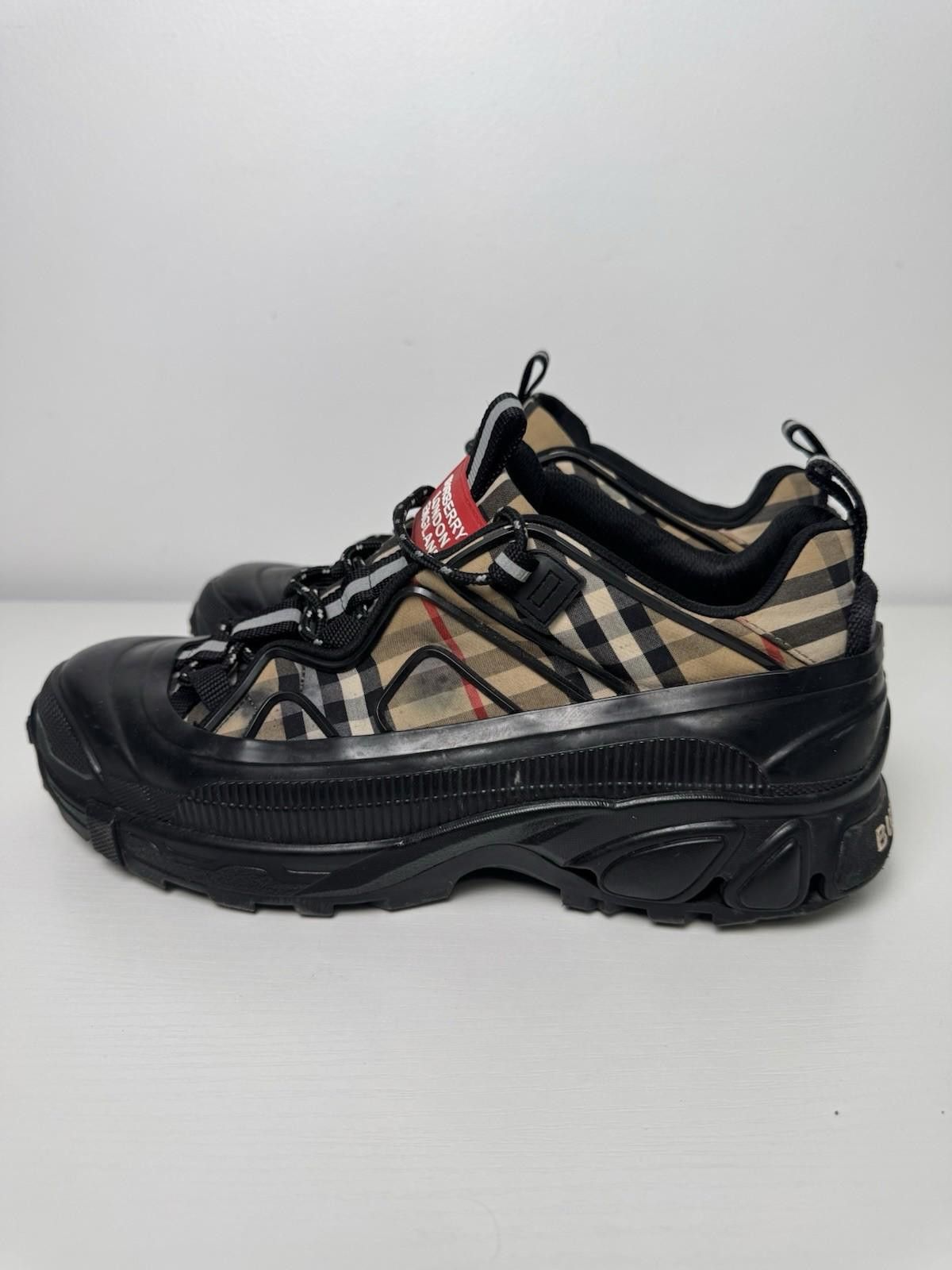 Other Burberry Arthur Low Check Sneakers Black Beige SZ 42 Size US 9 / EU 42 - 3 Thumbnail