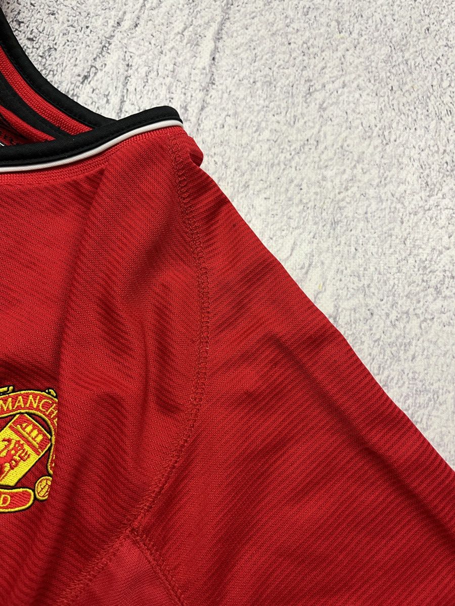 Umbro Umbro Manchester United 2000/02 Home Football Long Sleeve Size US XS / EU 42 / 0 - 13 Thumbnail