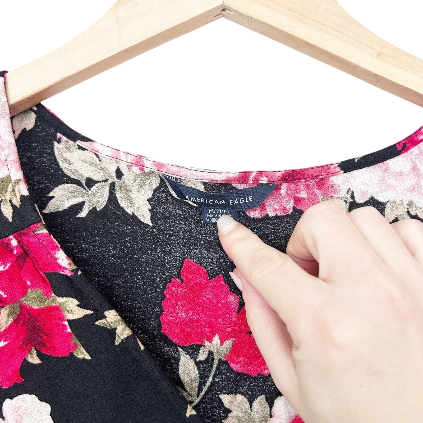 American Eagle Outfitters American Eagle Black Floral Long Sleeve Blouse Sz M Size M / US 6-8 / IT 42-44 - 2 Thumbnail