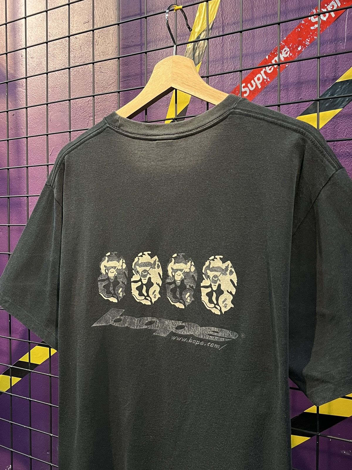 Bape × Japanese Brand × Vintage Bape World Gone Mad T Shirt Size US L / EU 52-54 / 3 - 3 Thumbnail