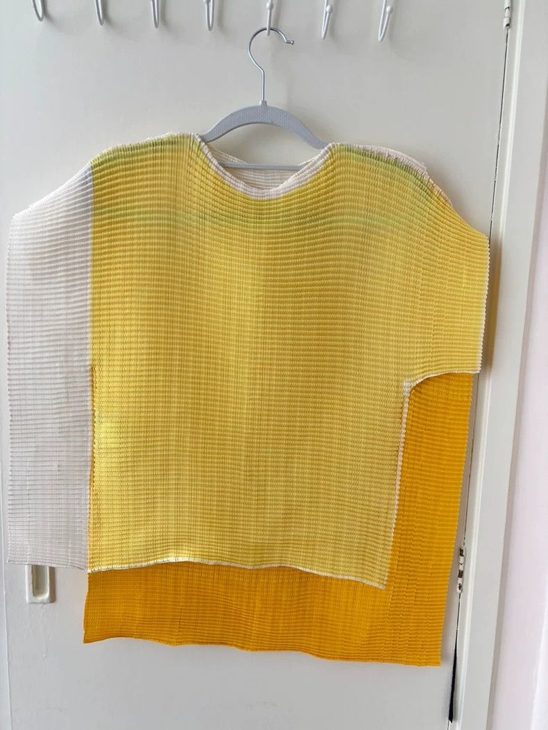 Issey Miyake Issey Miyake size:2 Yellow and white color-blocked design Size XS / US 0-2 / IT 36-38 - 1 Thumbnail