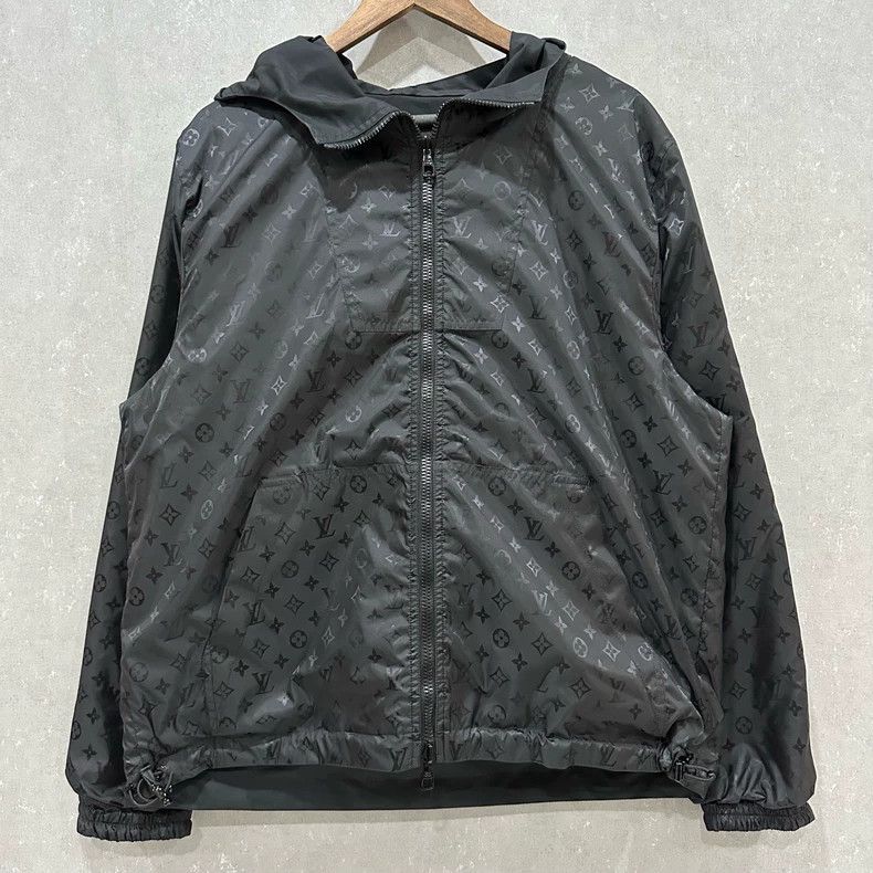 Louis Vuitton Louis Vuitton Black pin reversible jacket Size US M / EU 48-50 / 2 - 3 Thumbnail