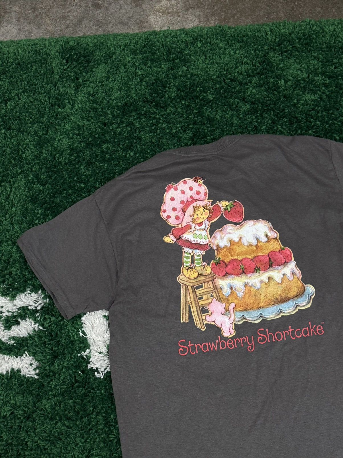 Strawberry Strawberry Shortcake Cartoon Logo Tee Grey Large Size US L / EU 52-54 / 3 - 1 Thumbnail