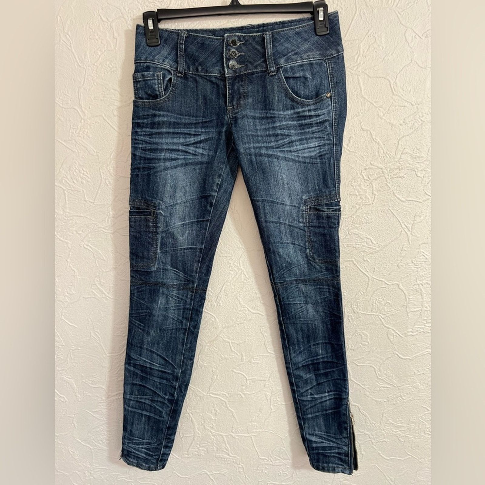 Almost Famous Almost Famous Y2K Low Rise Skinny Destroyed Jean Women’s Jr Size 30" / US 8 / IT 44 - 1 Thumbnail