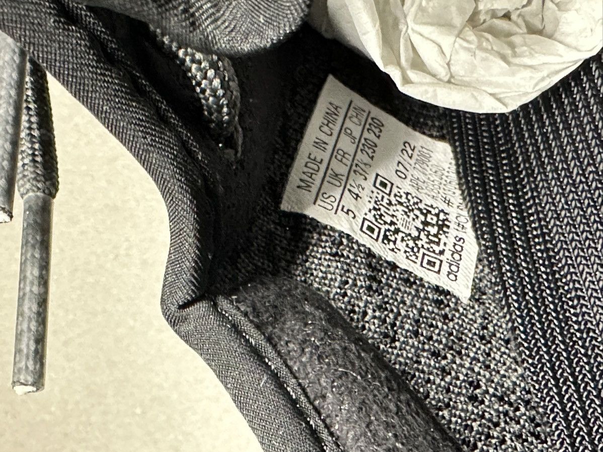 Adidas × Yeezy Yeezy boost 350 Pirate black 2023 Size US 5 / EU 37 - 9 Thumbnail