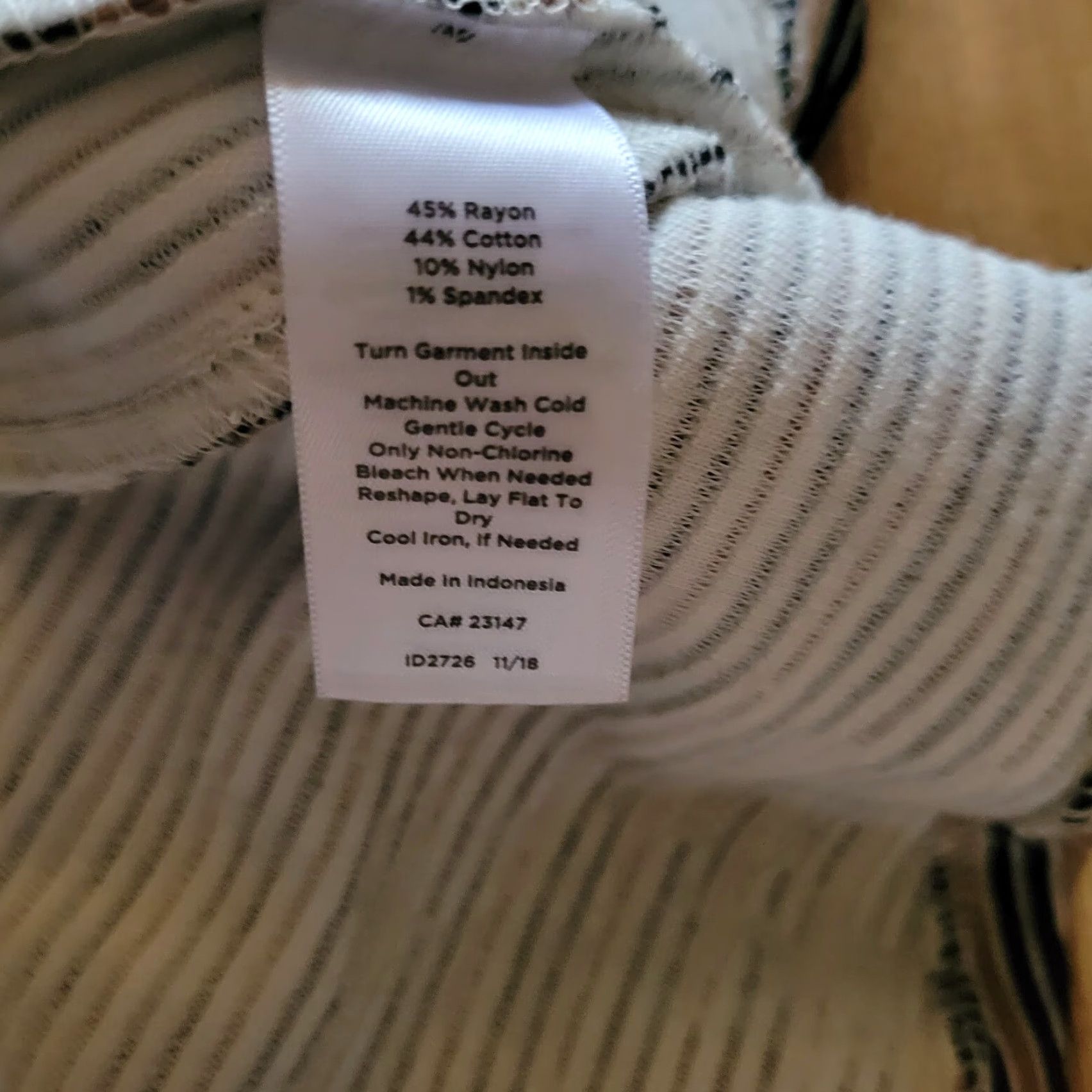 Talbots Talbots Shirt Women M Black Beige Striped Ribbed Peplum Knit Blouse Office Everyday Business Casual Formal Party/Cocktail Travel - Mens? Size M / US 6-8 / IT 42-44 - 5 Thumbnail