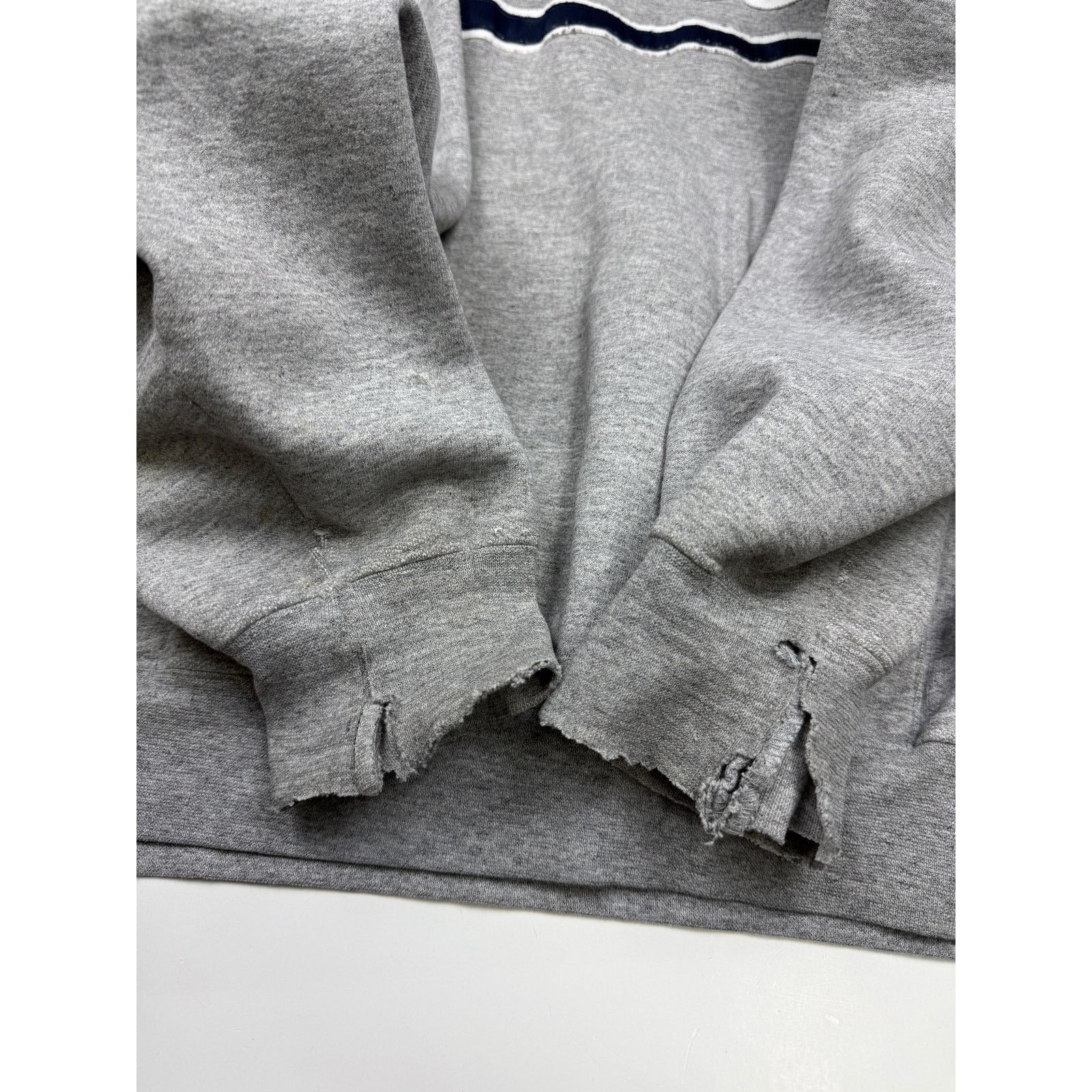 Vintage Vintage 90s New York Yankees Embroidered Sweatshirt Size M Size US M / EU 48-50 / 2 - 5 Thumbnail