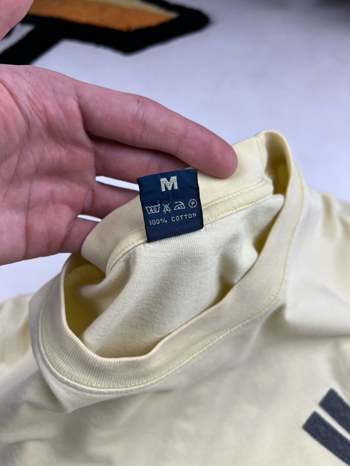 Vintage Unknown Brand T-Shirt Vintage Y2K USA twolegs designer Size US M / EU 48-50 / 2 - 6 Thumbnail