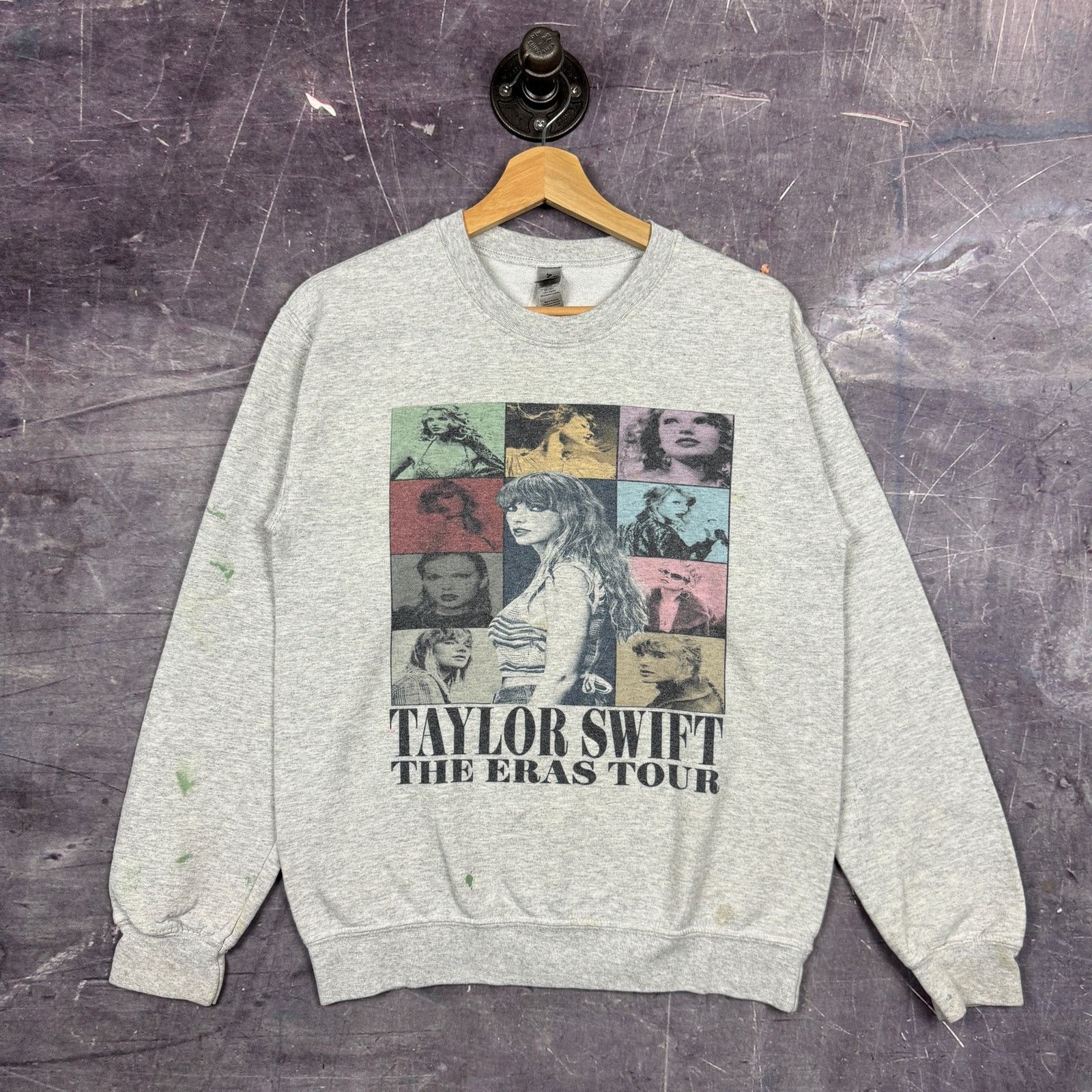 Band Tees × Gildan Taylor Swift The Eras Tour Grey Graphic Sweatshirt S 0168 Size S / US 4 / IT 40 - 1 Thumbnail