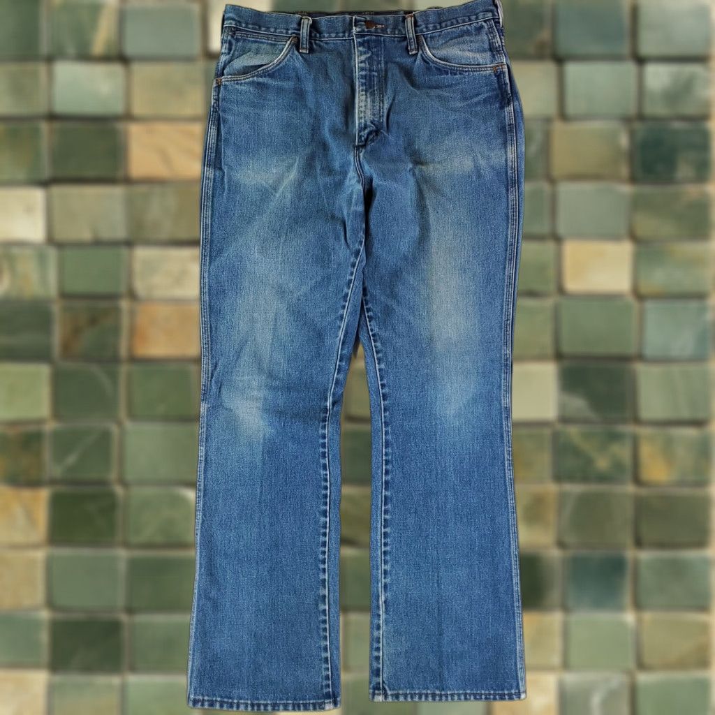 Wrangler VINTAGE Wrangler Bootcut Jeans 70s 80s Blue Mens 36 Inseam 32 36x33 36x32 Actual 82611NV Size US 36 / EU 52 - 1 Thumbnail