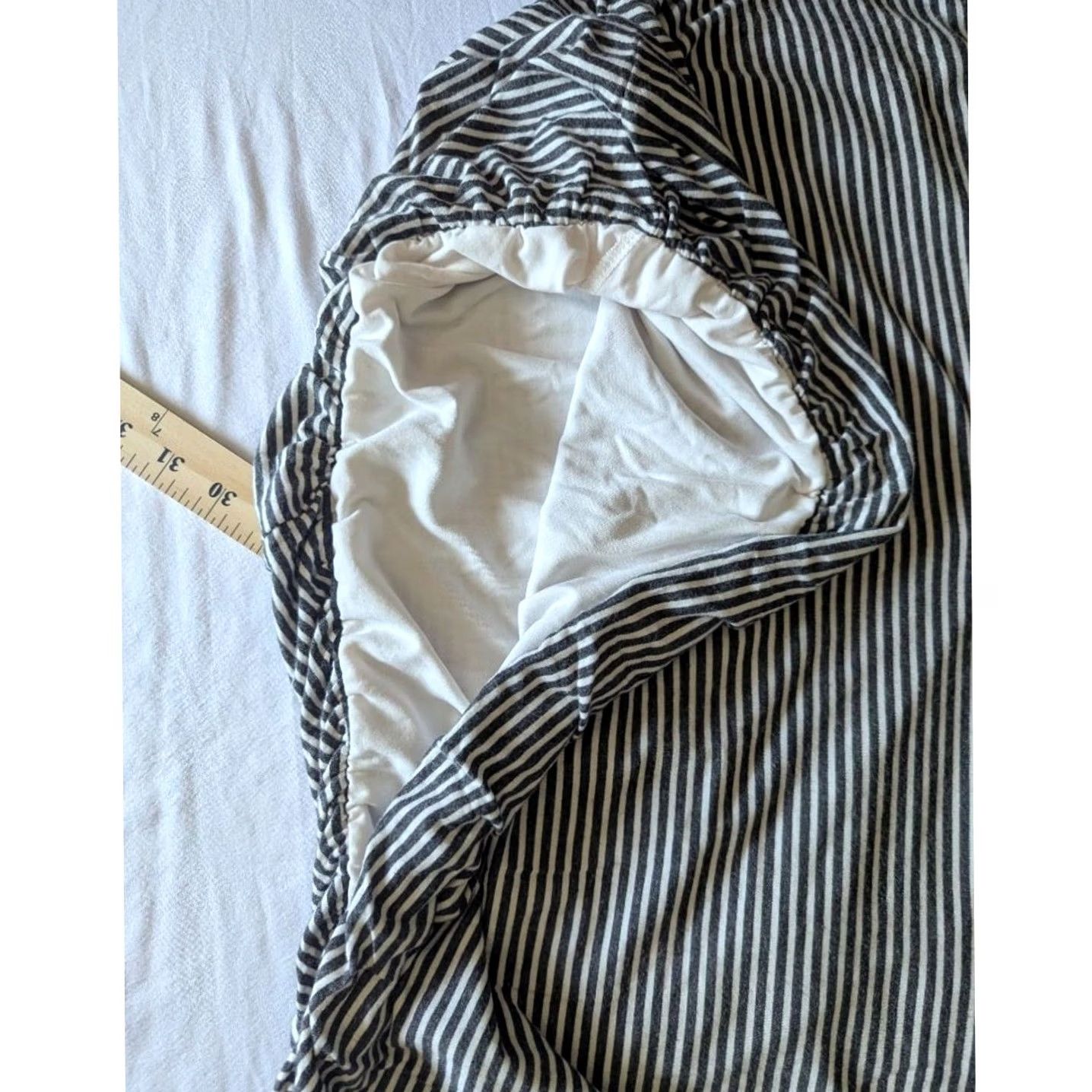 Nautica Entro Grey White Striped V-Neck Short Sleeve Bubble Hem Shirt Top Nautical Minimalist Jersey T-Shirt Womens M Glass Gray Size M / US 6-8 / IT 42-44 - 4 Thumbnail