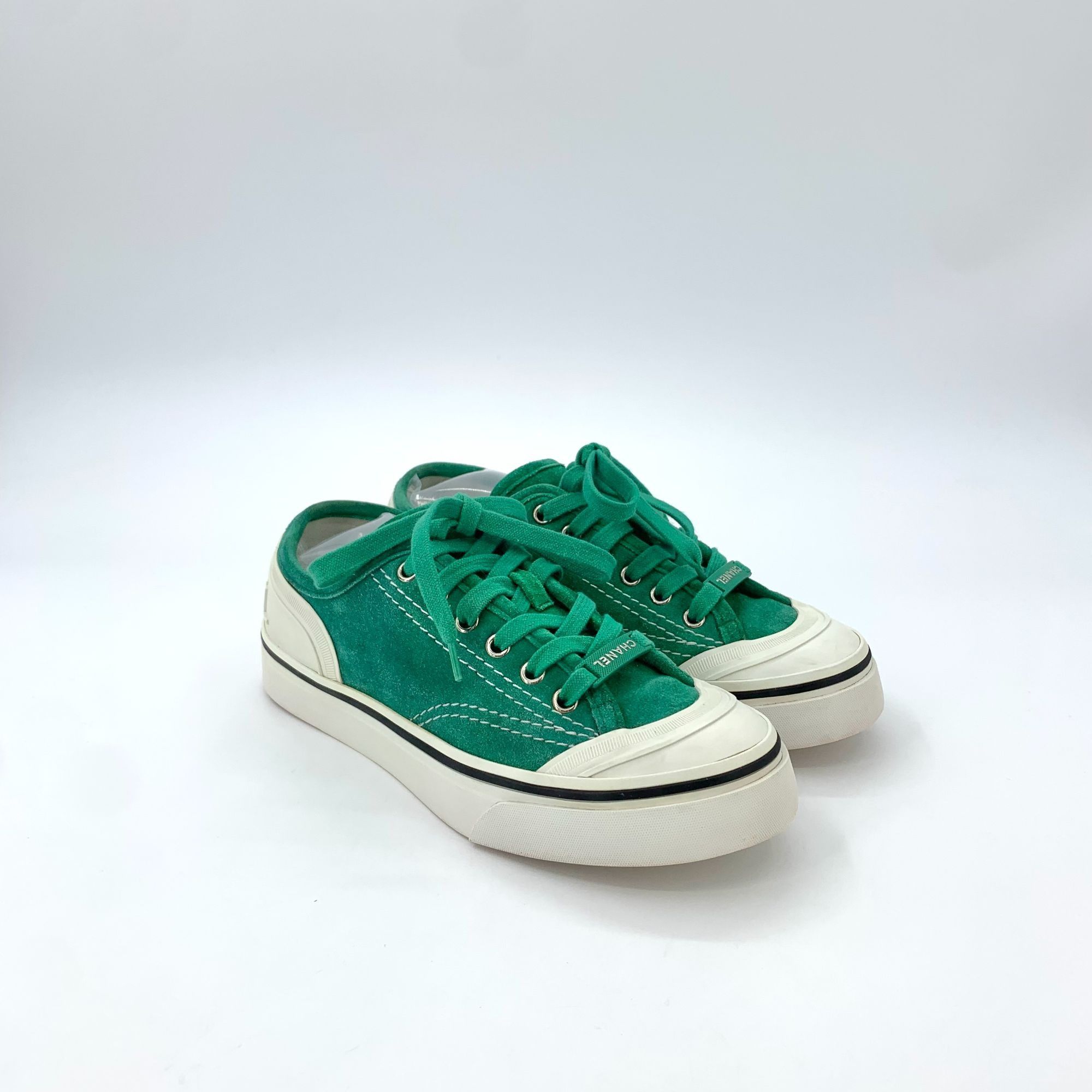 Chanel Chanel Green Suede Low-Top Sneakers With Embossed Logo Size US 5.5 / EU 38 - 2 Thumbnail
