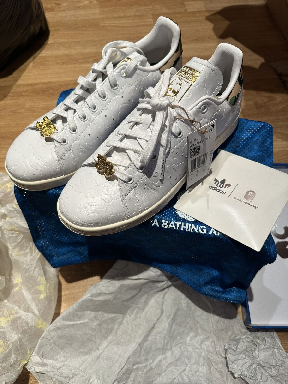 adidas gazelle silver green womens adidas Originals Superstar V x Bape - JR2701 | SNS main image 1